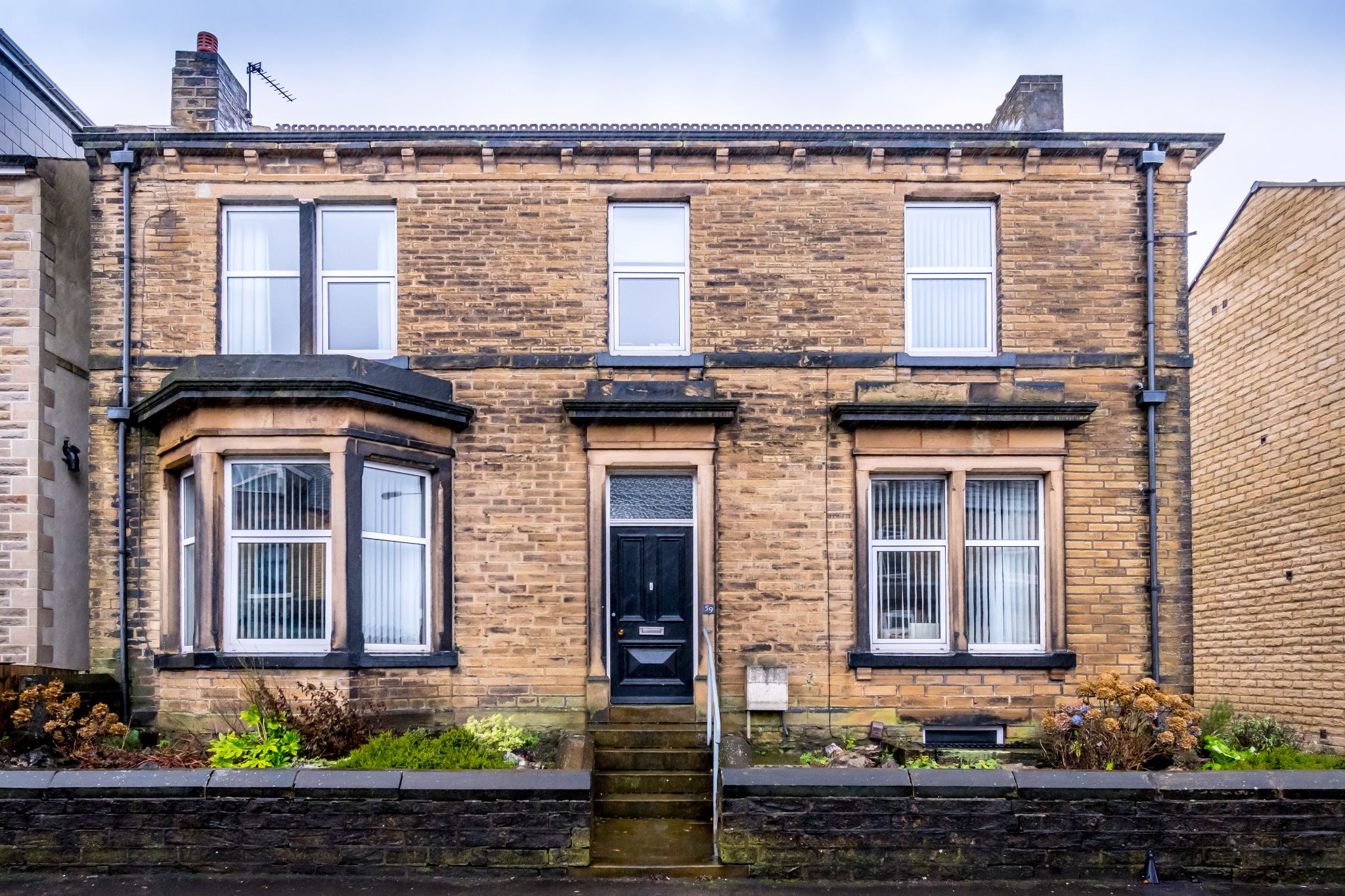 5 bedroom detached house For Sale in Bradford - Front aspect