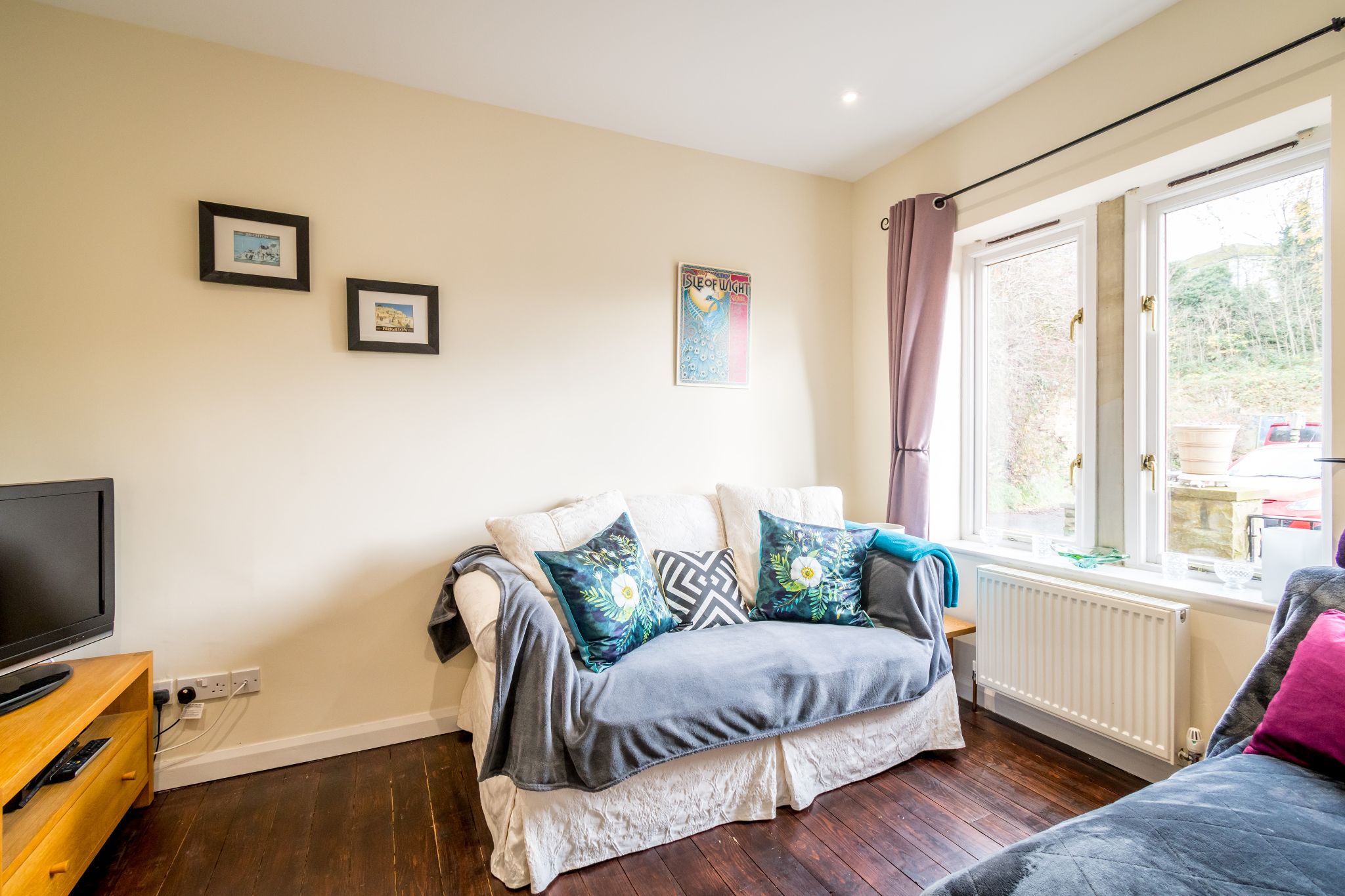 3 bedroom detached house SSTC in Brighouse - Snug or fourth bedroom