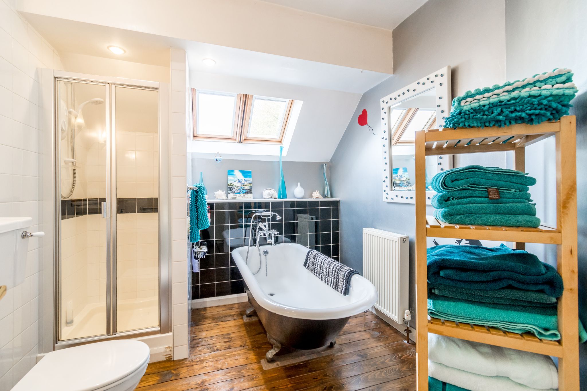 3 bedroom detached house SSTC in Brighouse - Four piece house bathroom