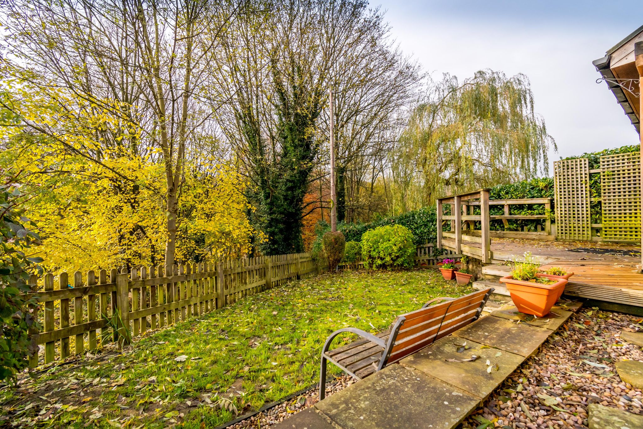 3 bedroom detached house SSTC in Brighouse - Idyllic rear garden