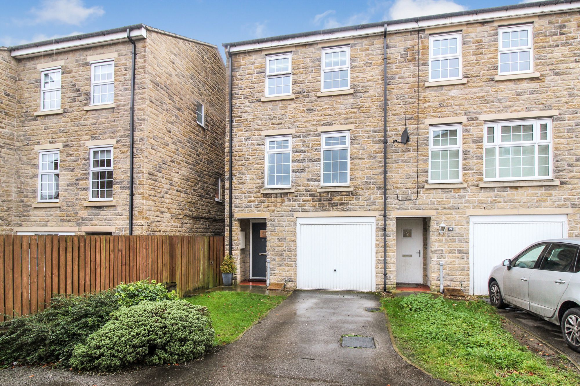 4 bedroom end terraced house SSTC in Brighouse - Front aspect
