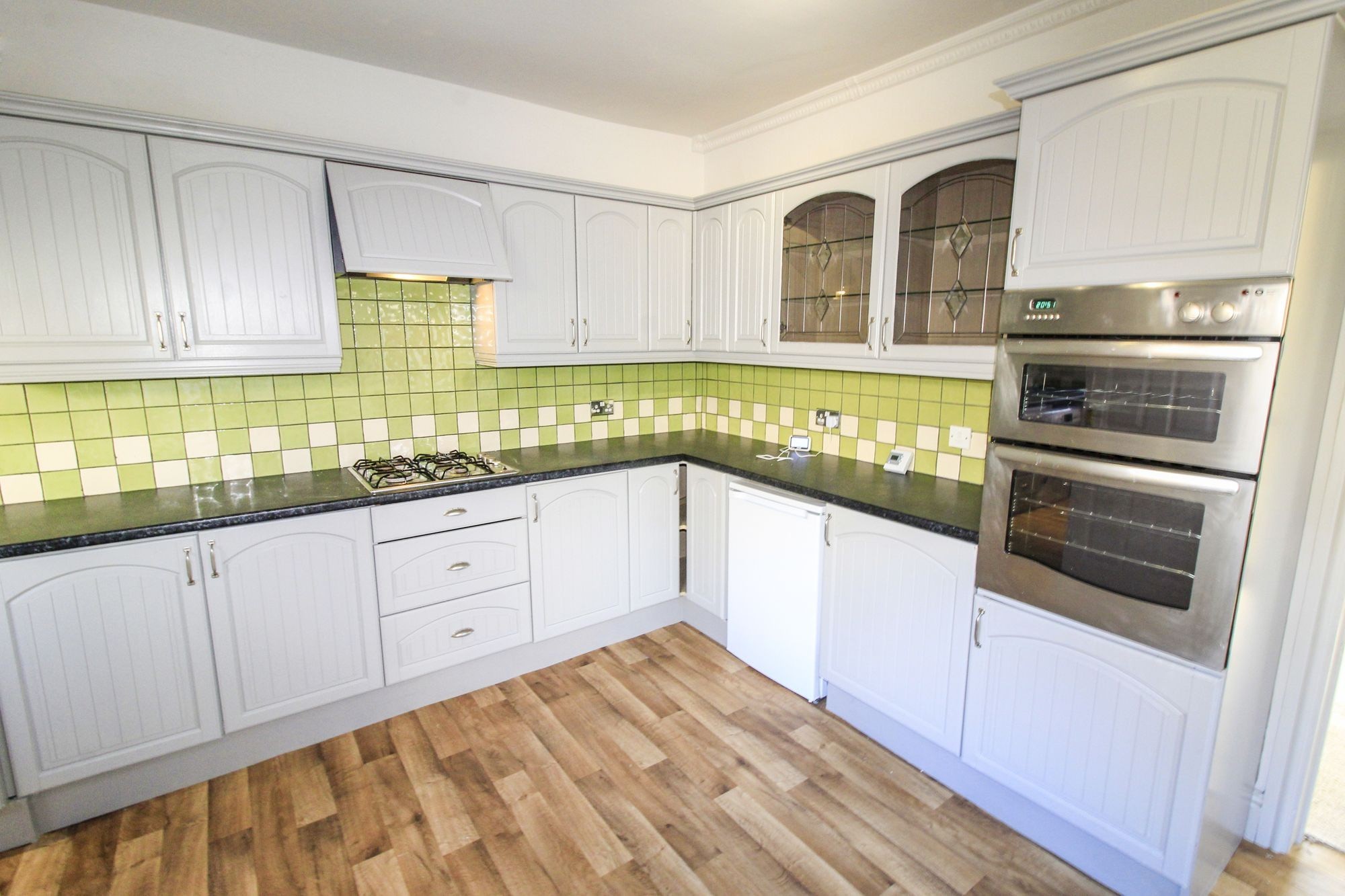 3 bedroom semi-detached house To Let in Shipley - Kitchen