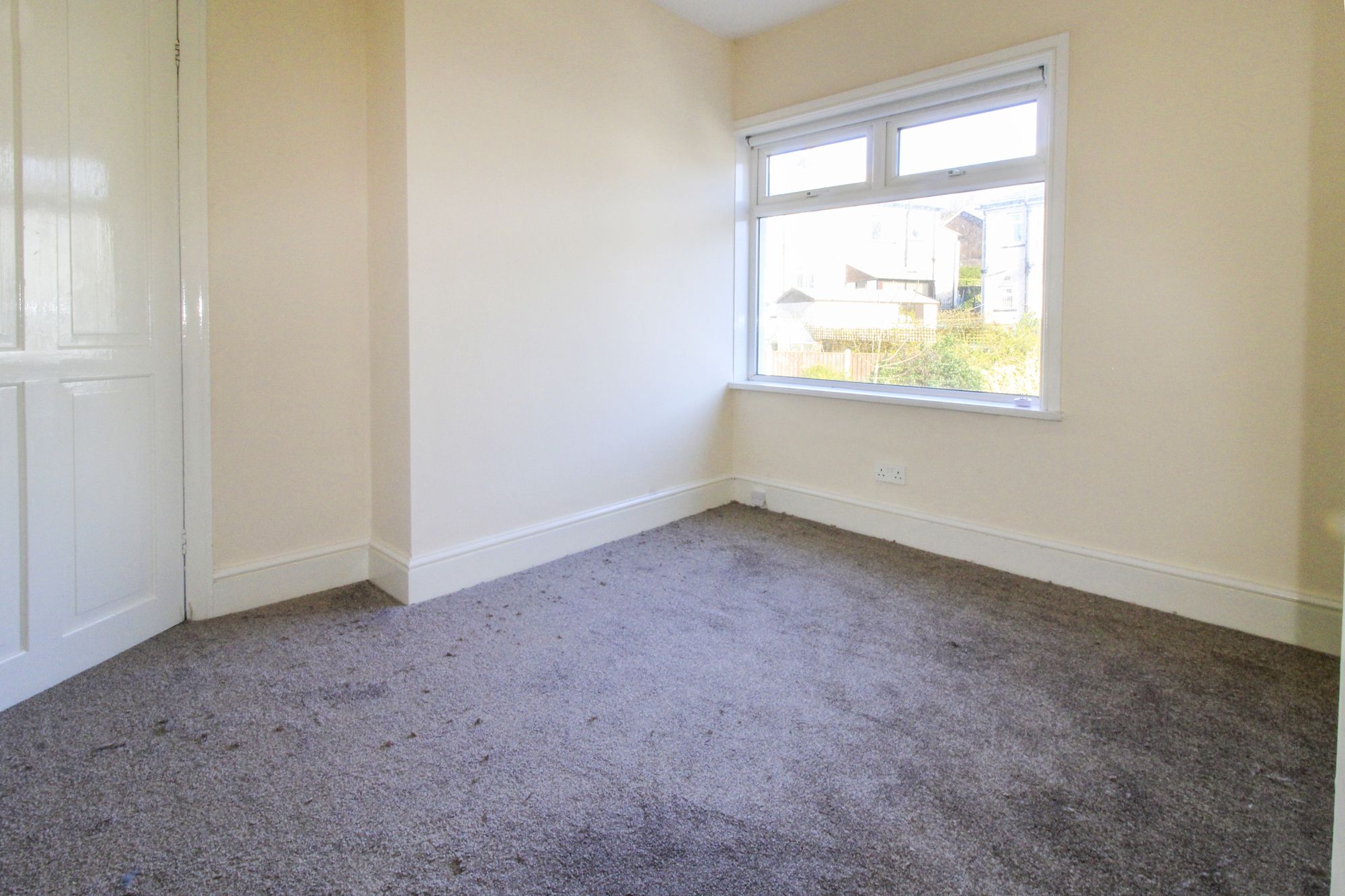 3 bedroom semi-detached house To Let in Shipley - Bedroom