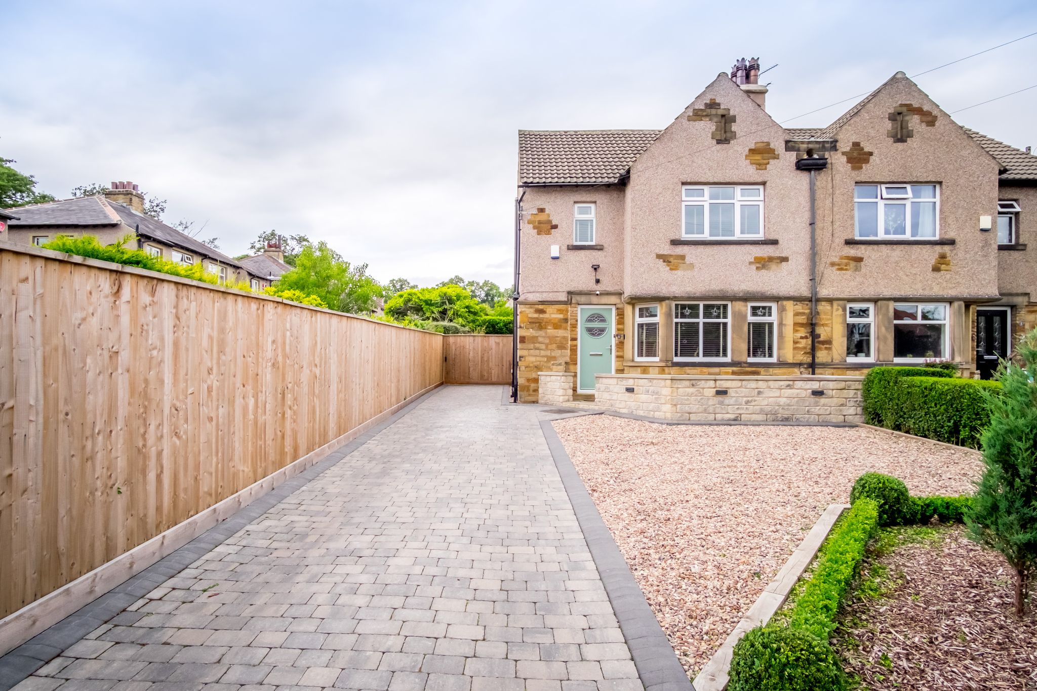 3 bedroom semi-detached house SSTC in Halifax - Front aspect