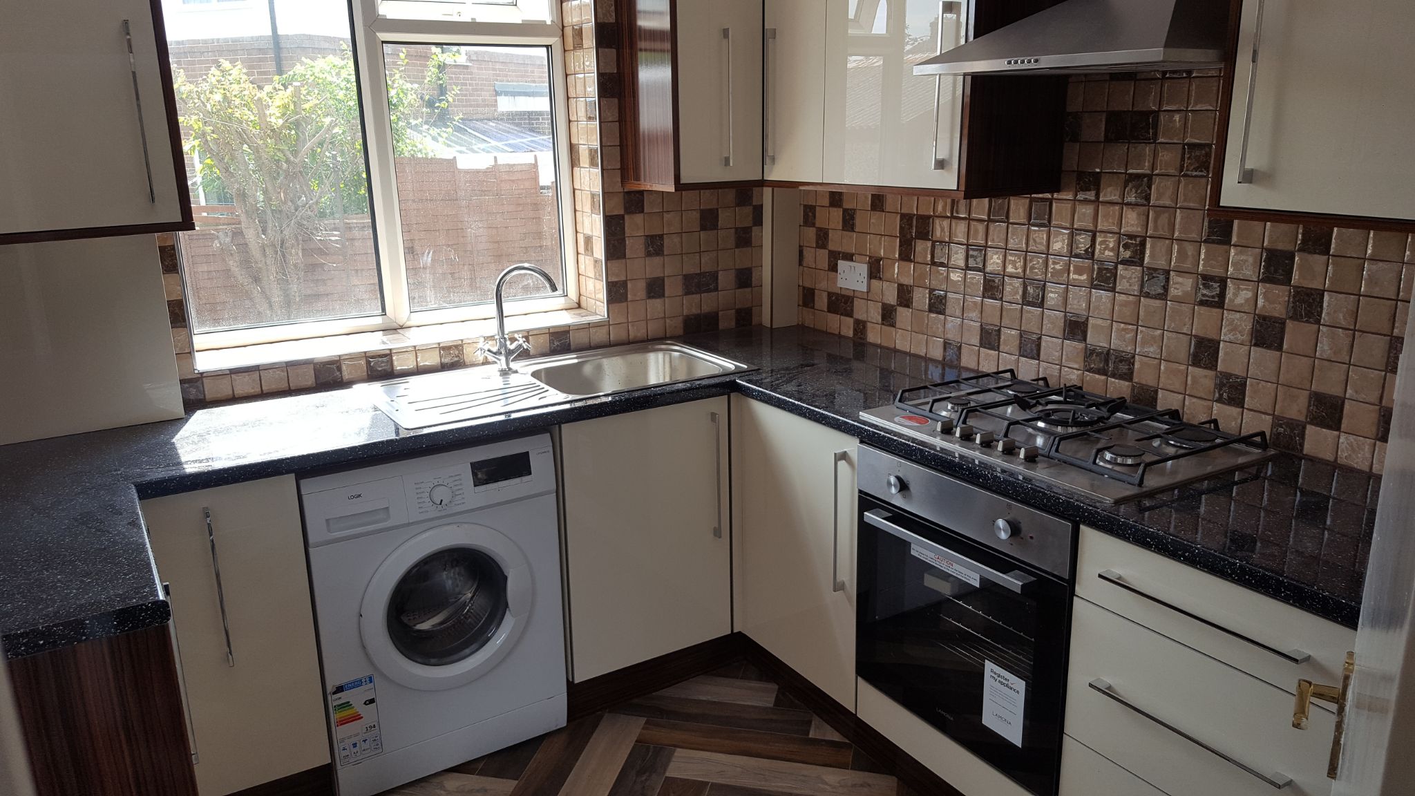 3 bedroom semi-detached house To Let in Bradford - Property photograph.