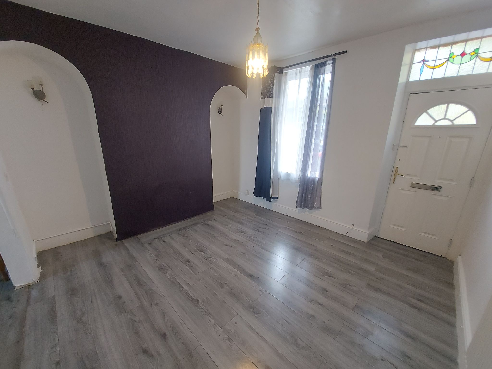 2 bedroom mid terraced house To Let in Bradford - Property photograph.