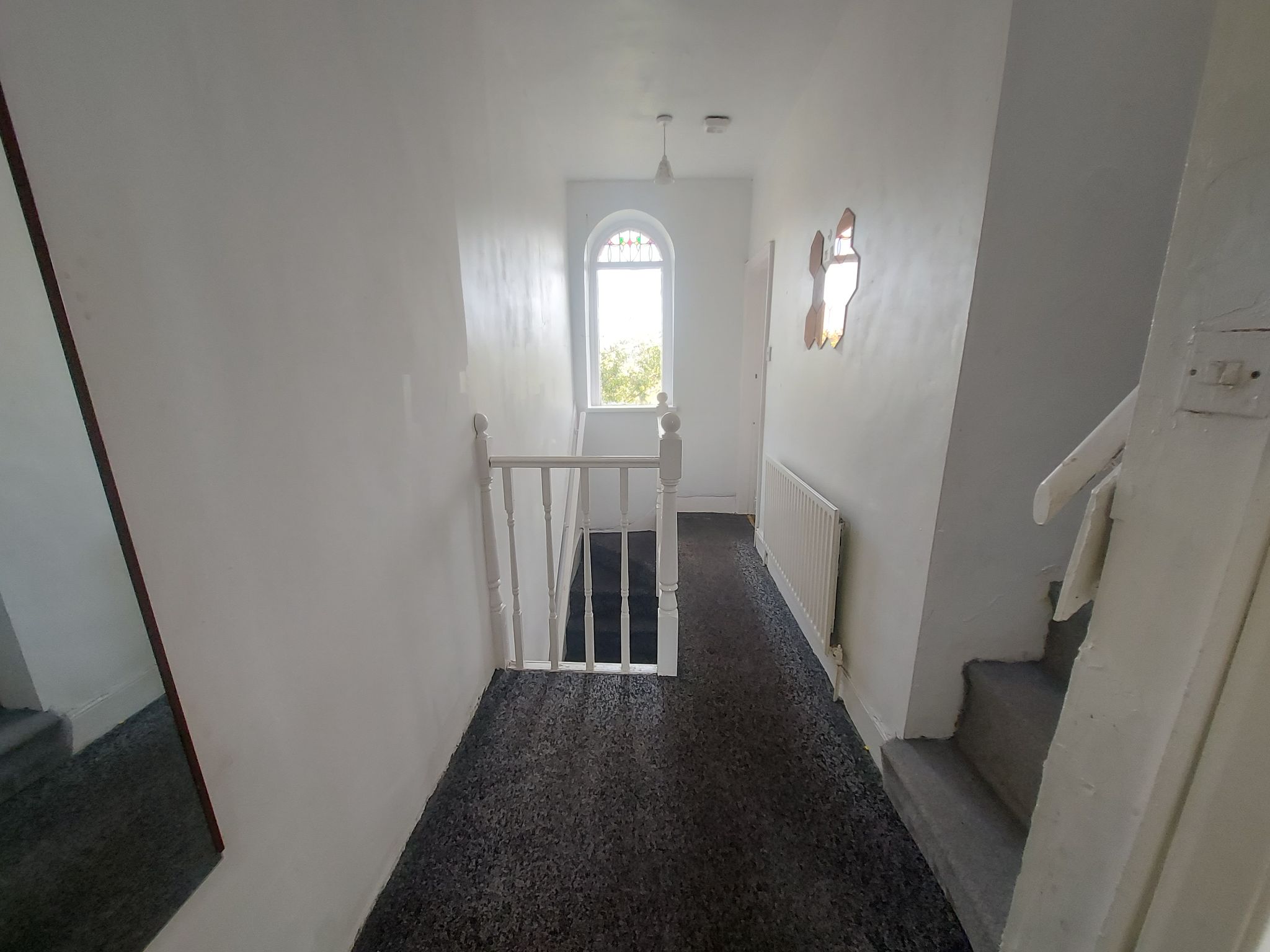 2 bedroom mid terraced house To Let in Bradford - Property photograph.