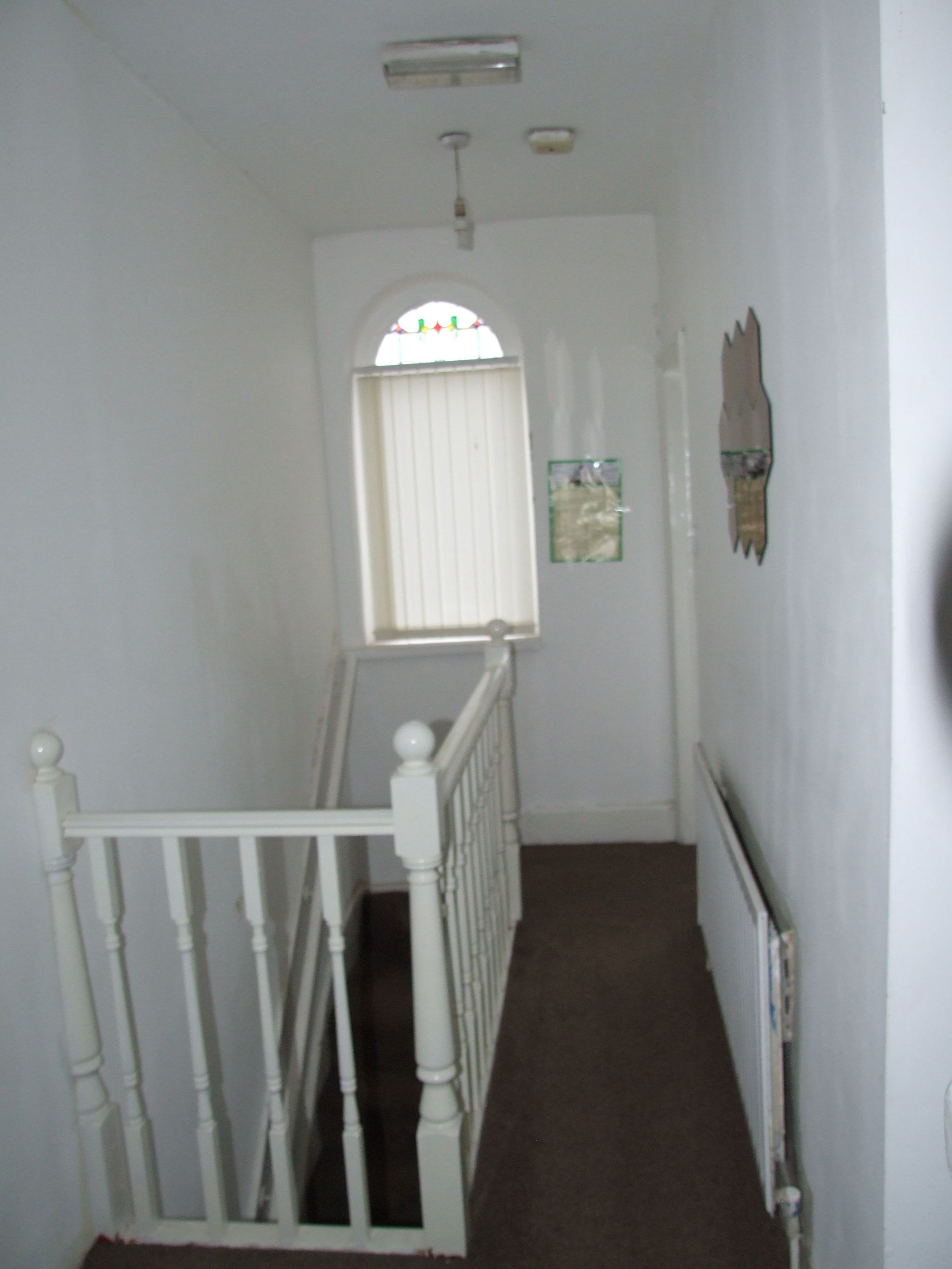 2 bedroom mid terraced house To Let in Bradford - Property photograph.