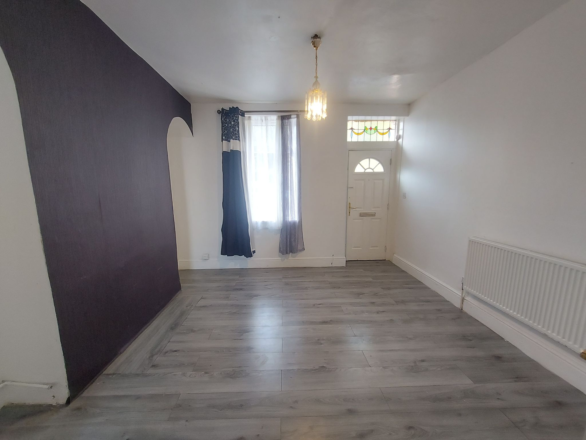 2 bedroom mid terraced house To Let in Bradford - Property photograph.
