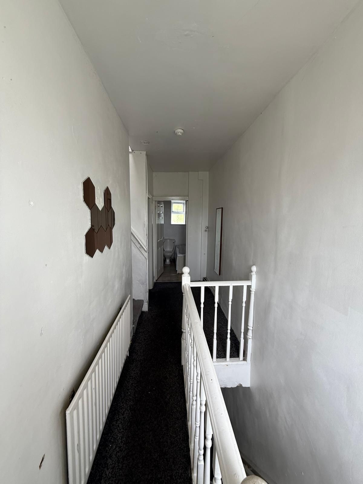 2 bedroom mid terraced house To Let in Bradford - Property photograph.