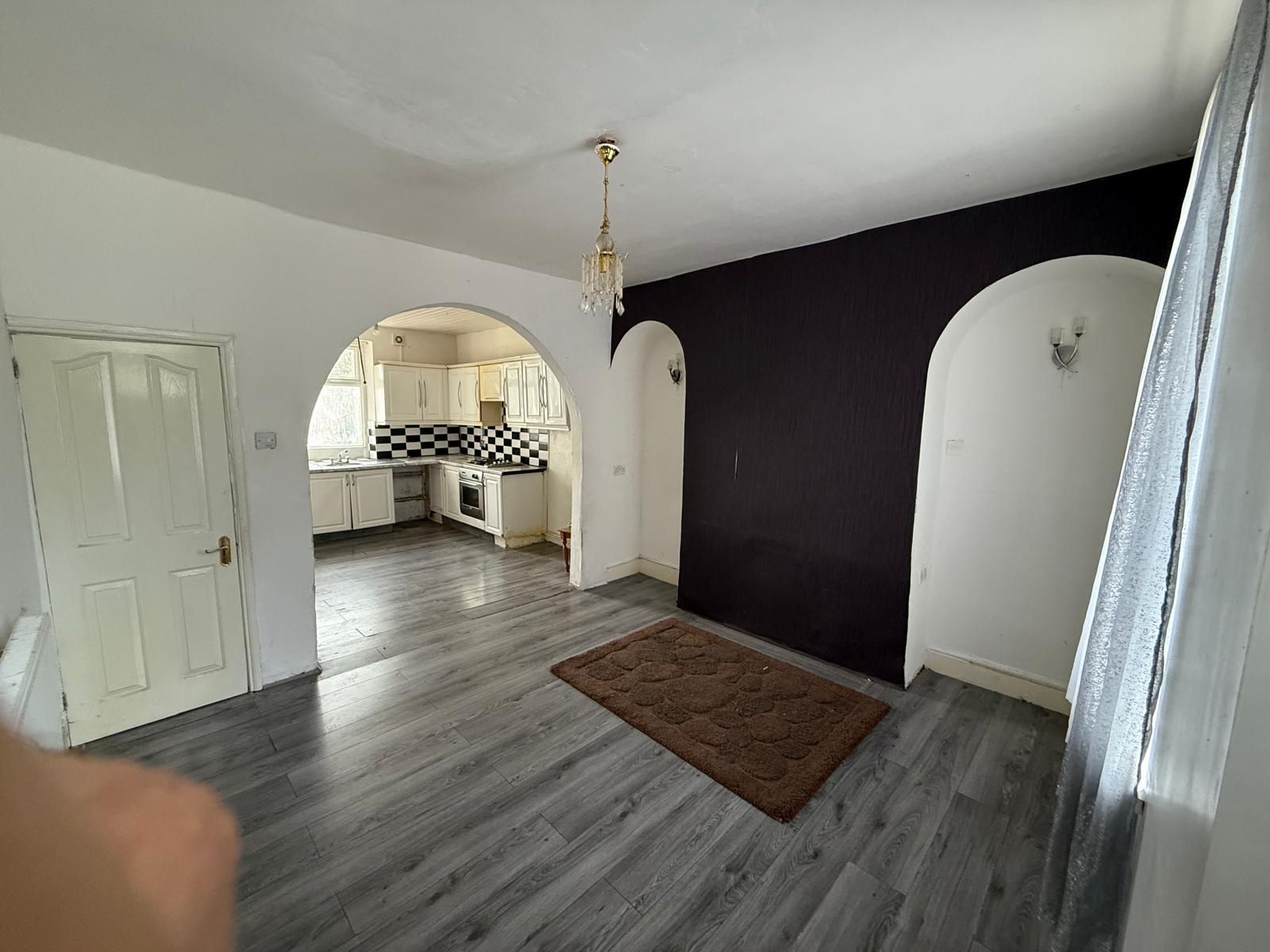 2 bedroom mid terraced house To Let in Bradford - Property photograph.