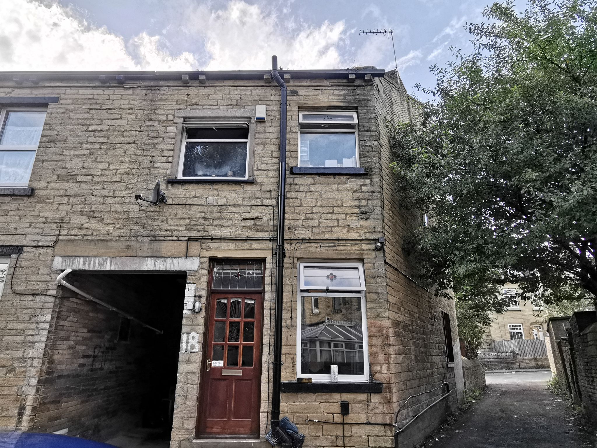 2 bedroom mid terraced house Under Offer in Bradford - Photograph 9.