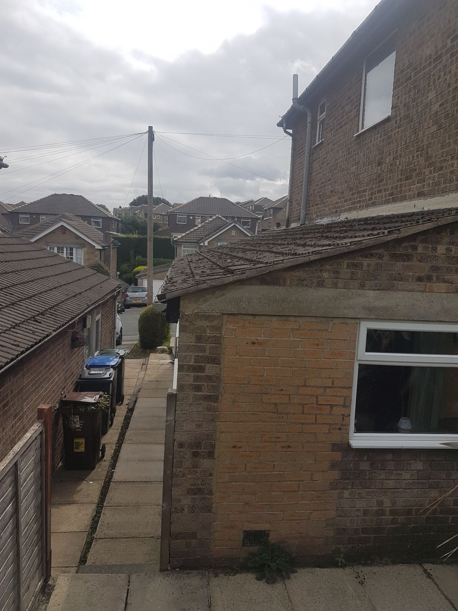 3 bedroom detached house in Bradford - Photograph 14.