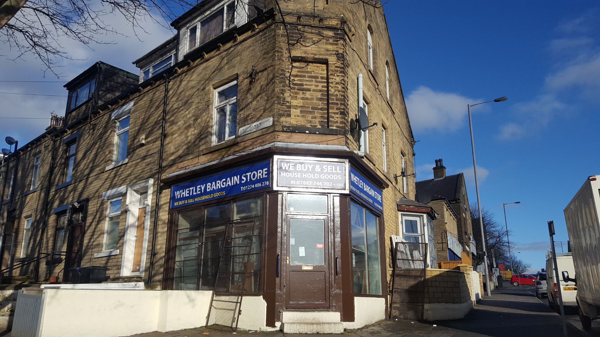 Retail To Let in Bradford - Photograph 1.