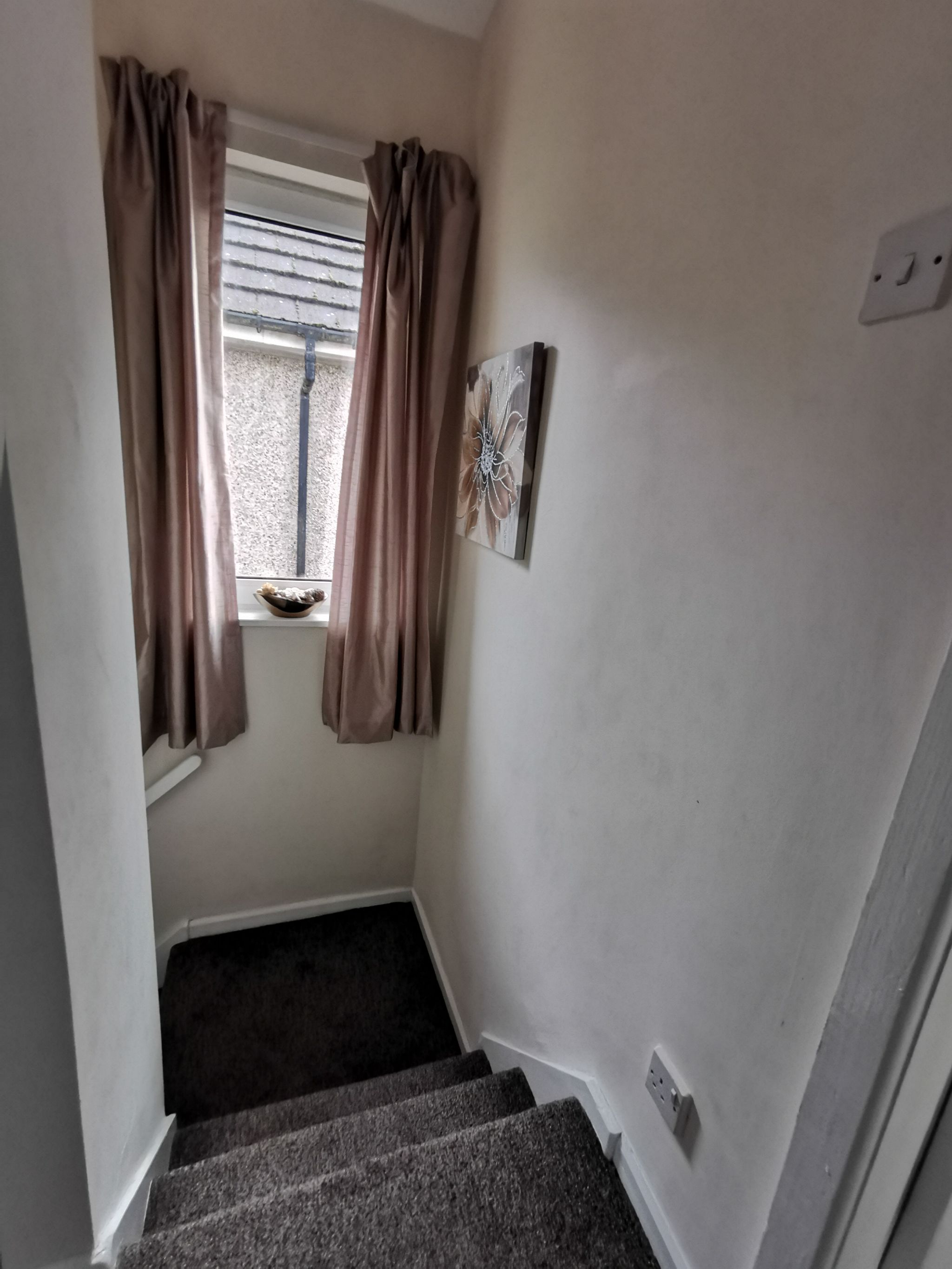 3 bedroom semi-detached house in Bradford - Photograph 9.