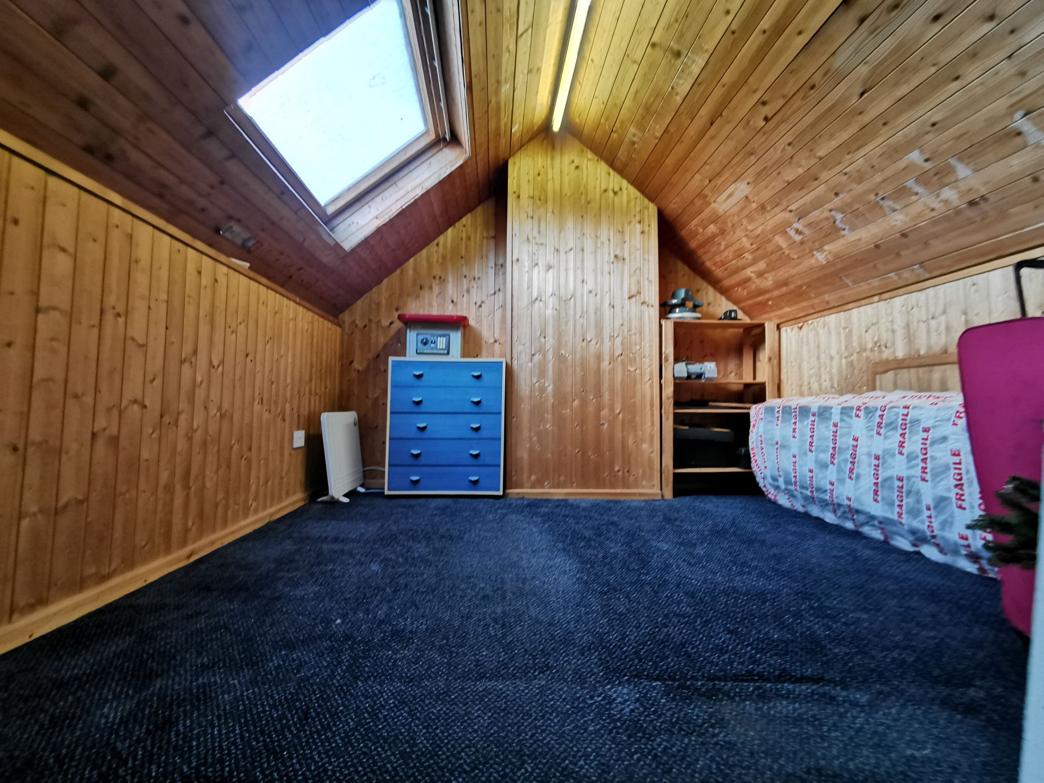3 bedroom semi-detached house in Bradford - Photograph 14.