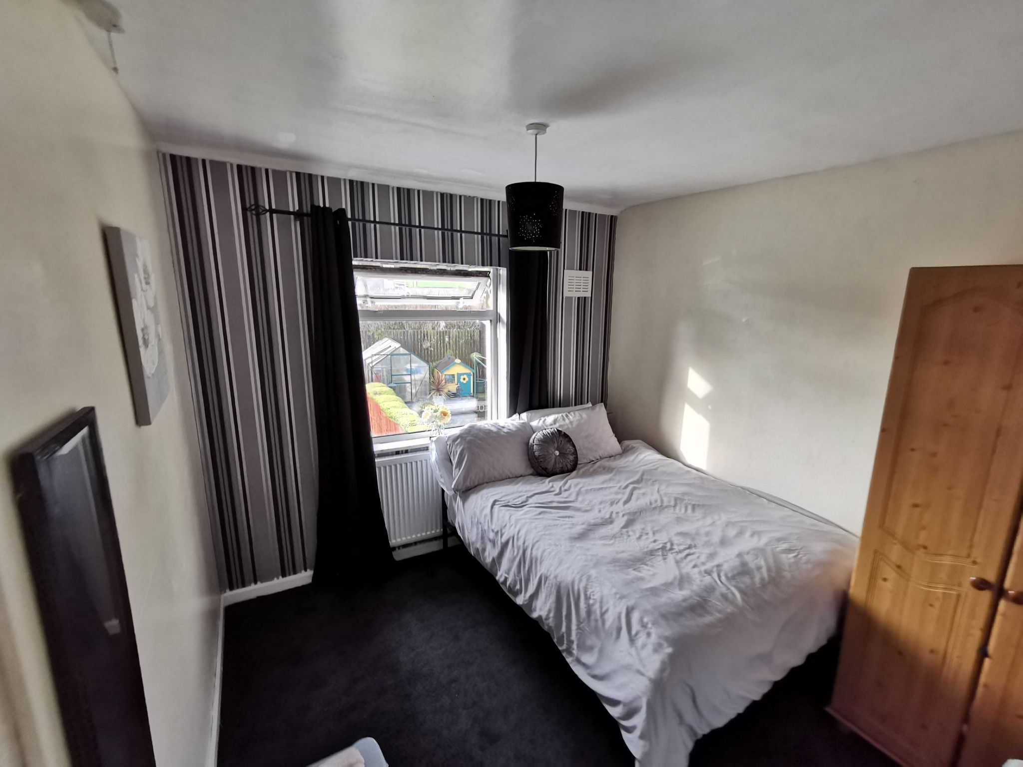 3 bedroom semi-detached house in Bradford - Photograph 11.