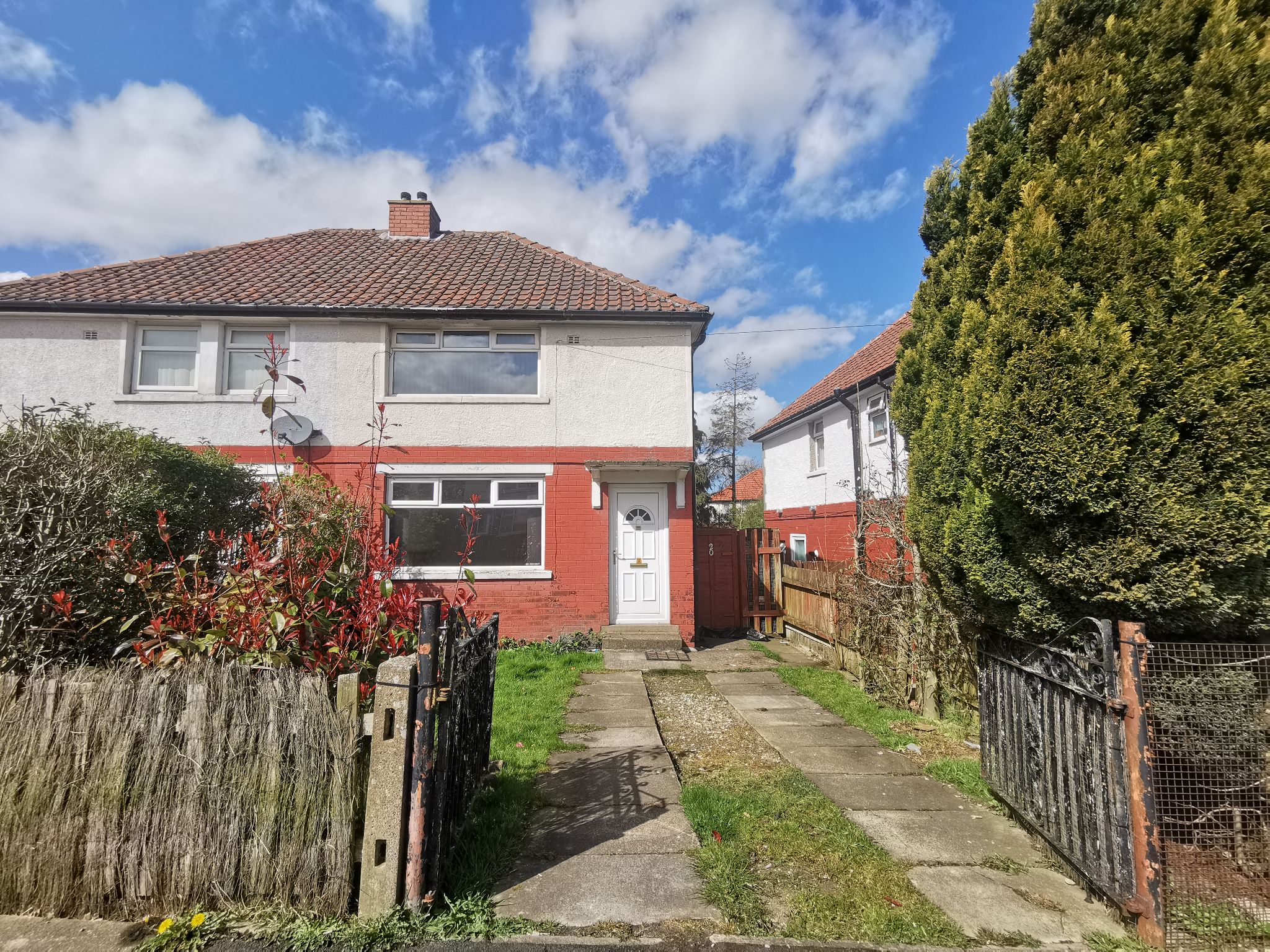 2 bedroom semi-detached house SSTC in Bradford - Photograph 1.