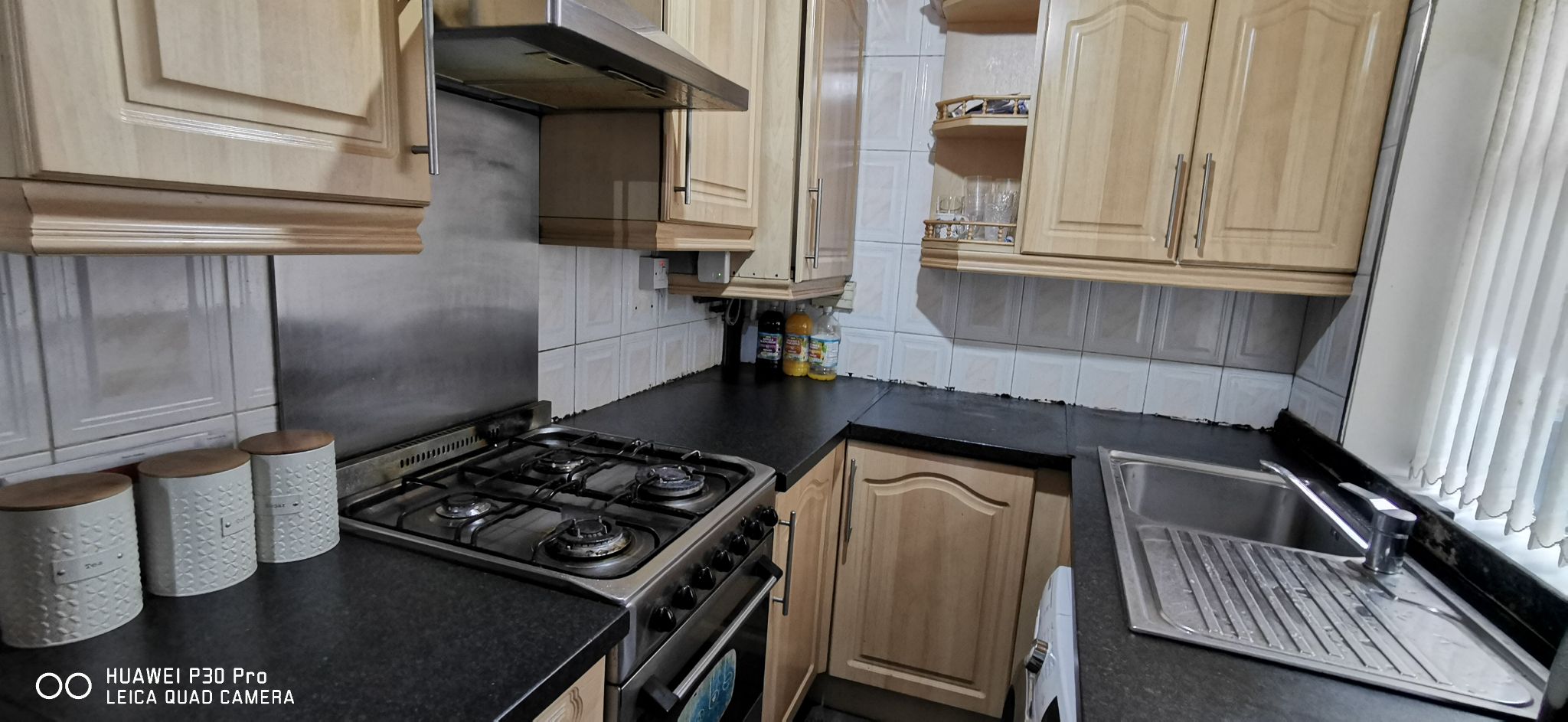 3 bedroom semi-detached house For Sale in Bradford - Photograph 5.