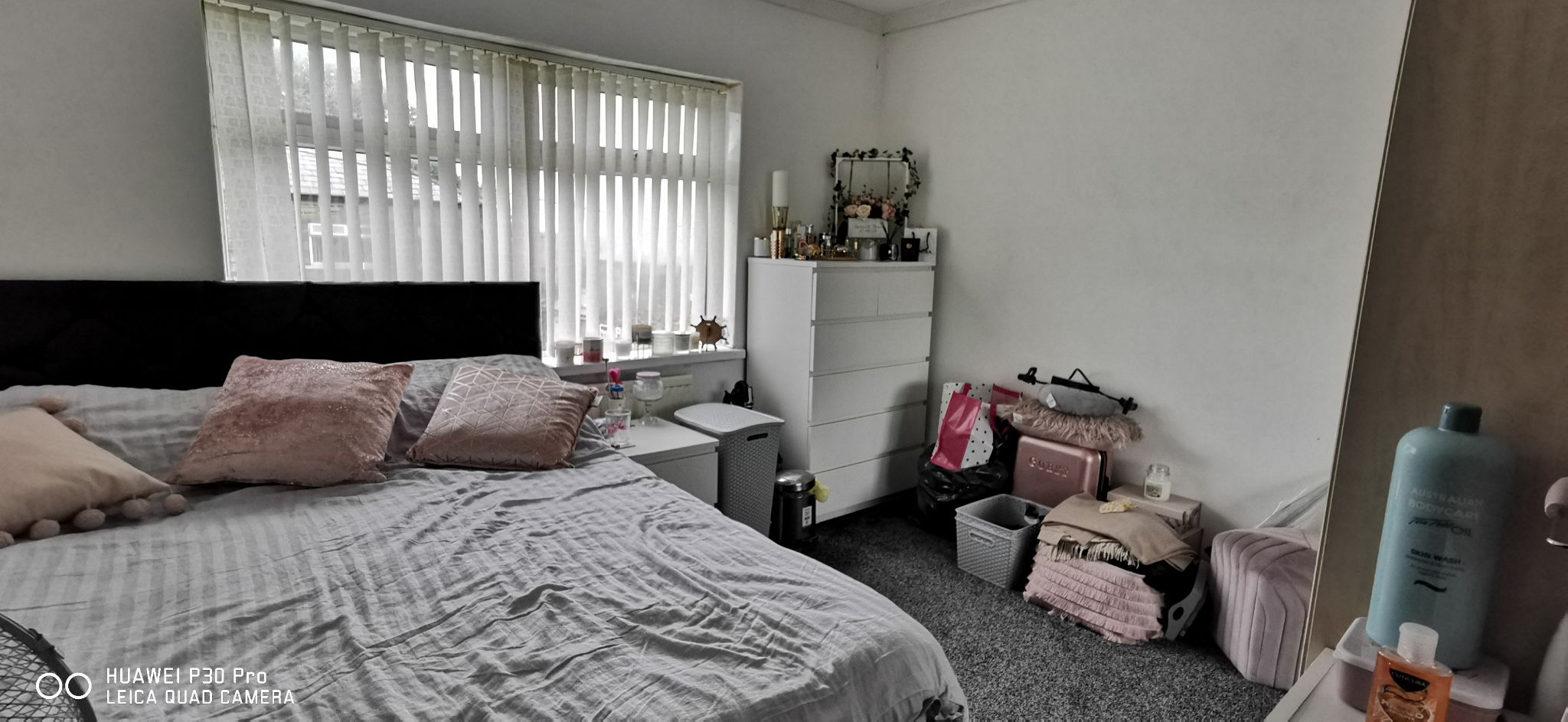 3 bedroom semi-detached house For Sale in Bradford - Photograph 8.
