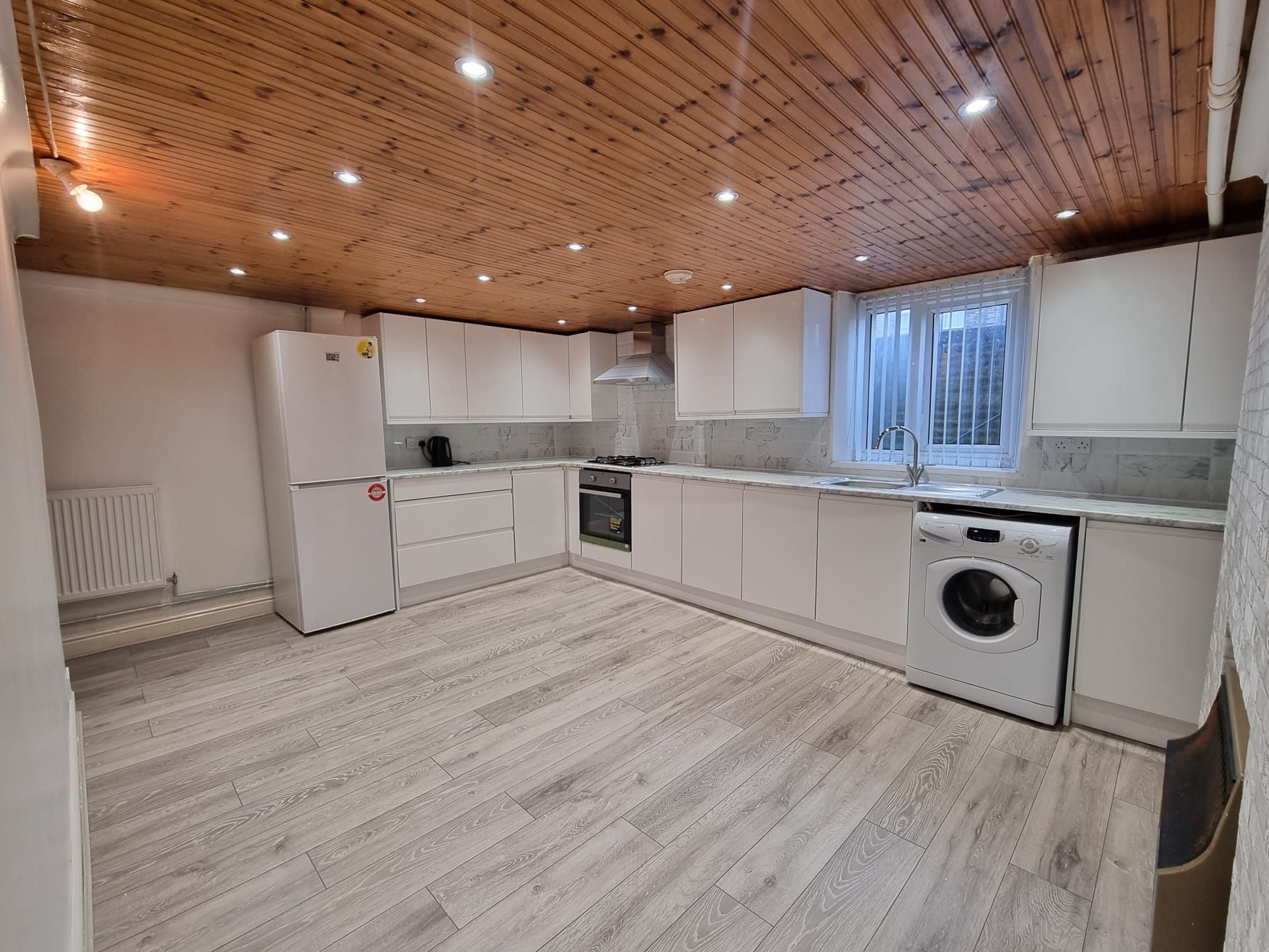 4 bedroom mid terraced house For Sale in Bradford - Kitchen/Diner.
