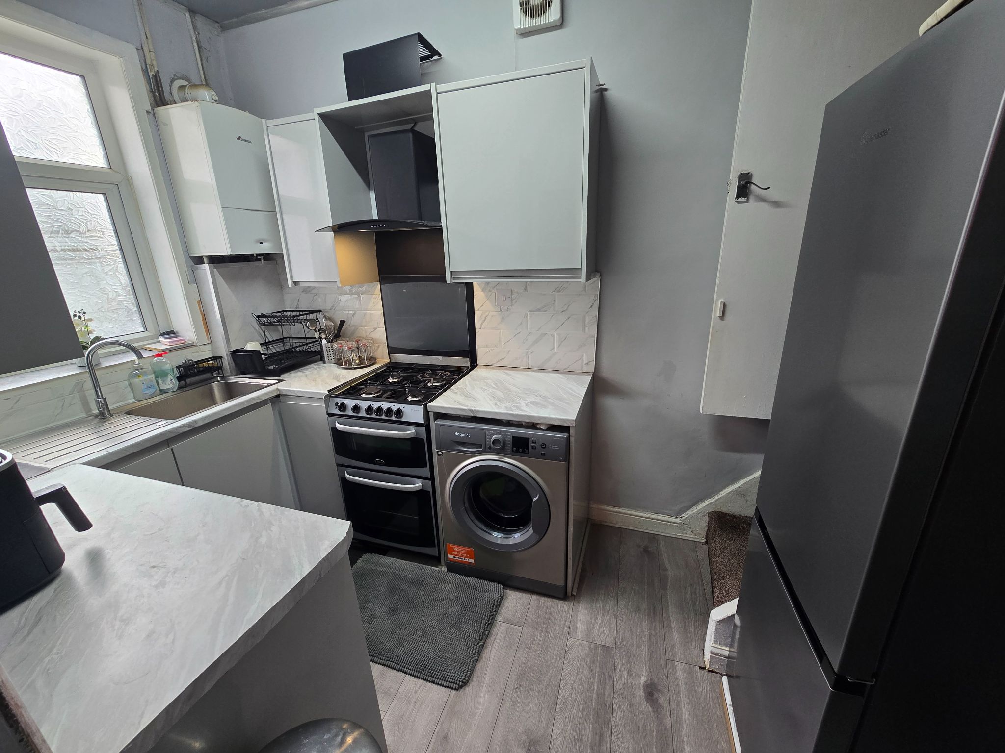 2 bedroom mid terraced house For Sale in Bradford - Property photograph.