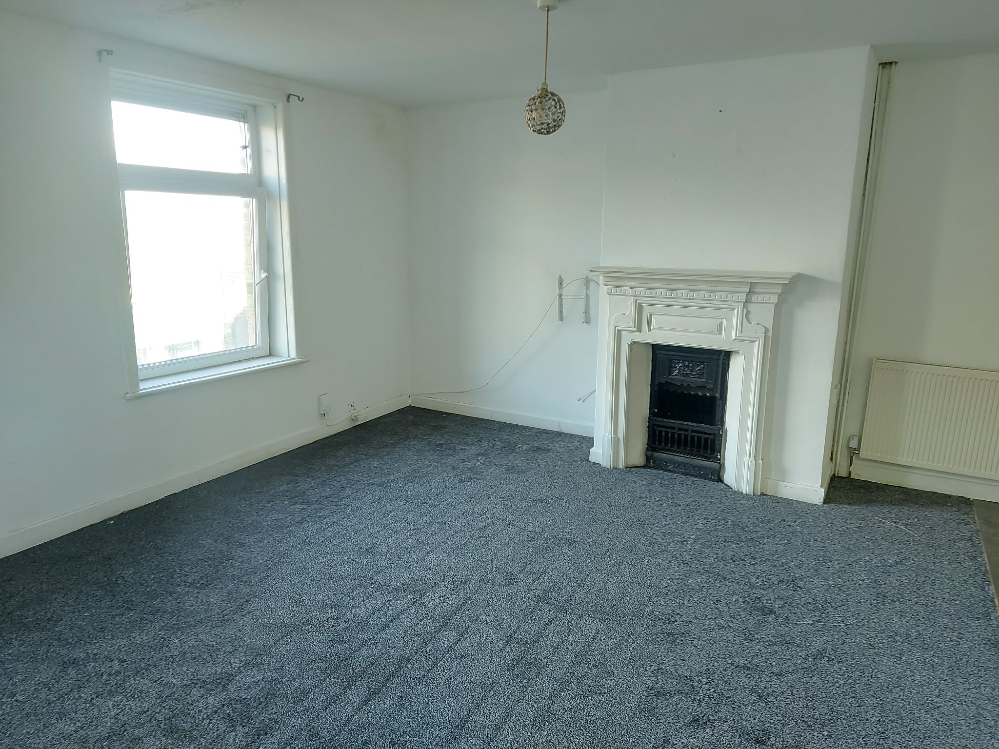 2 bedroom flat flat/apartment To Let in Bradford - Photograph 9.