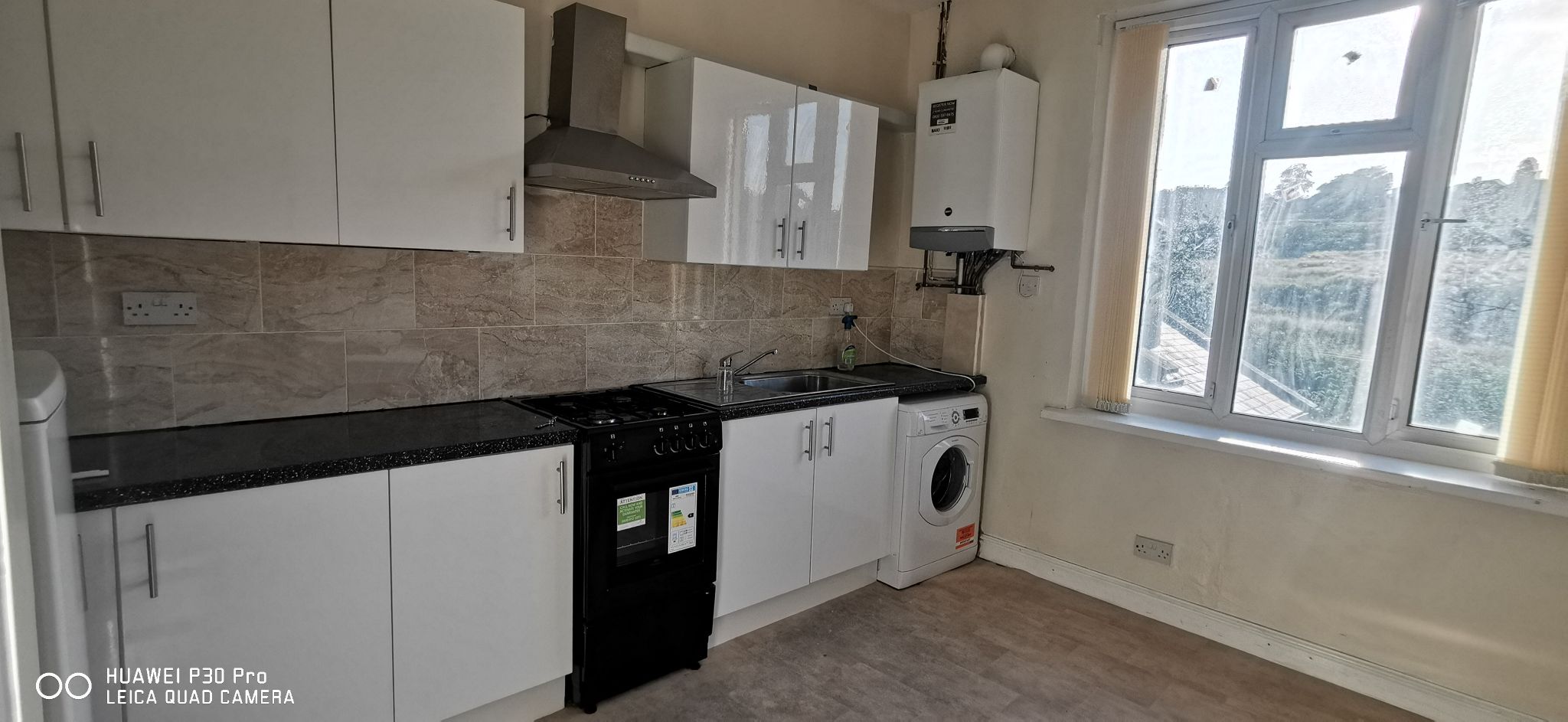 2 bedroom flat flat/apartment To Let in Bradford - Property photograph.