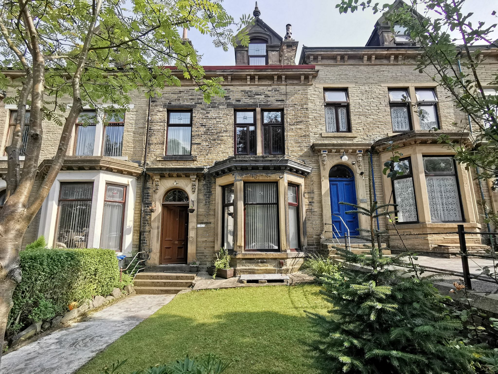 5 bedroom mid terraced house in Bradford - Photograph 30.