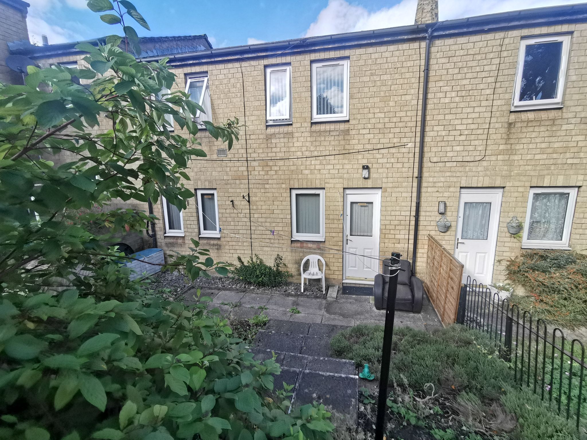 1 bedroom mid terraced house SSTC in Bradford - Photograph 1.