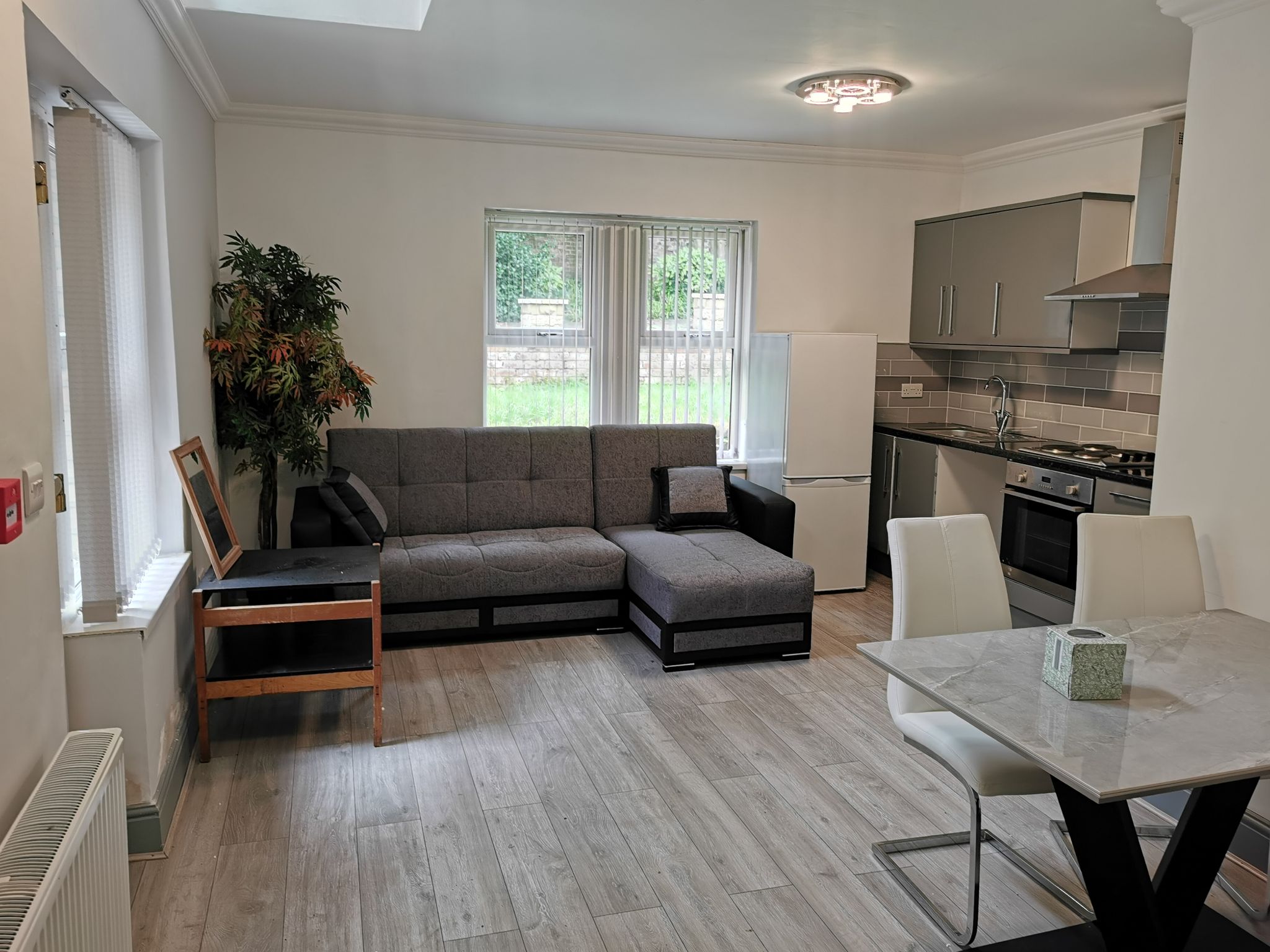1 bedroom apartment flat/apartment in Bradford - Photograph 1.