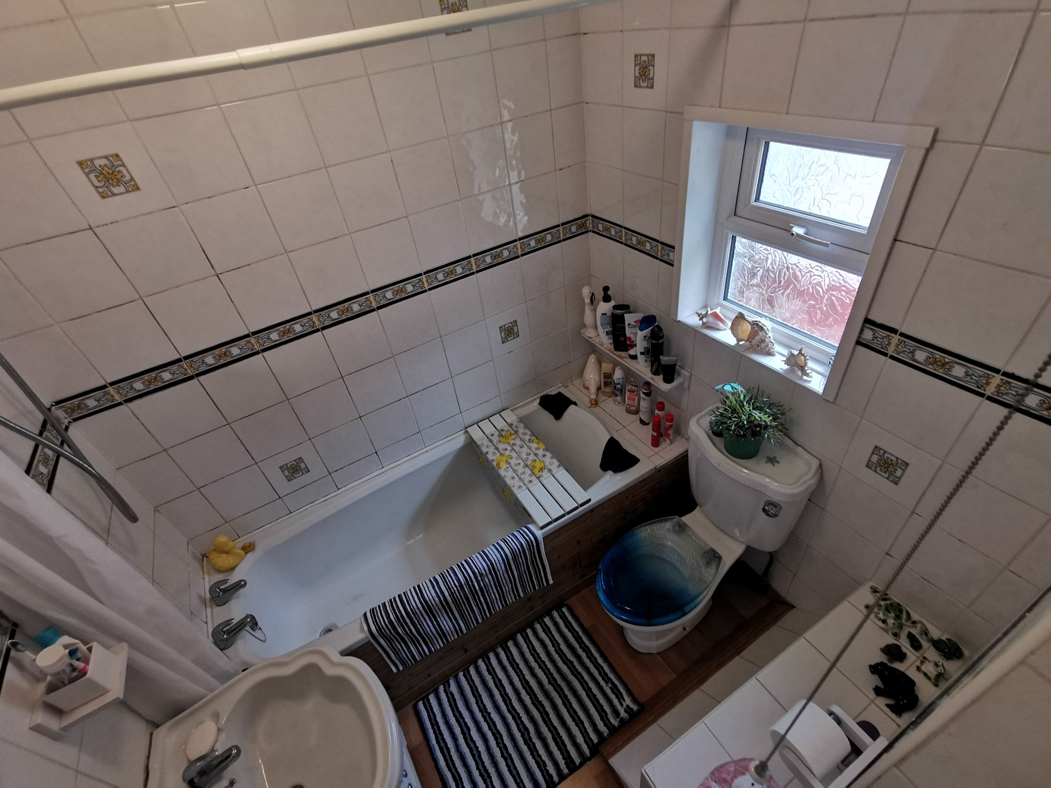 3 bedroom semi-detached house SSTC in Bradford - Bathroom.