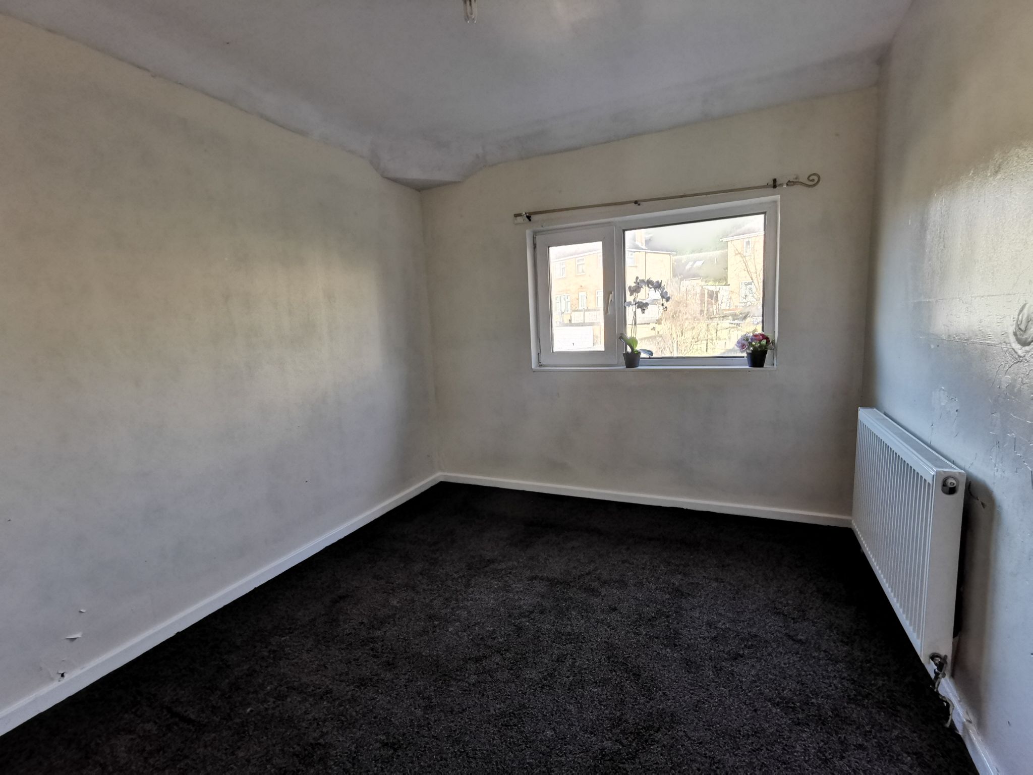 2 bedroom semi-detached house SSTC in Bradford - Photograph 9.