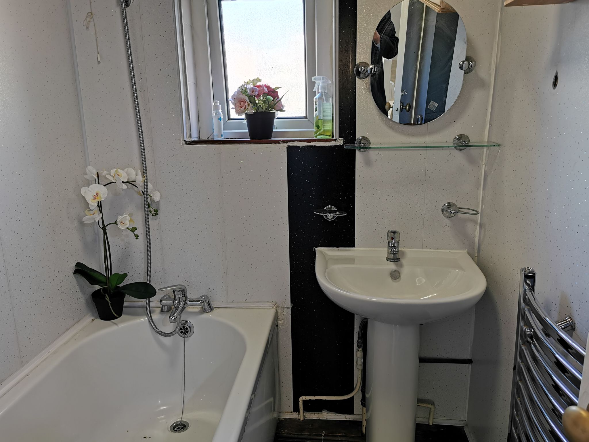 2 bedroom semi-detached house SSTC in Bradford - Photograph 5.