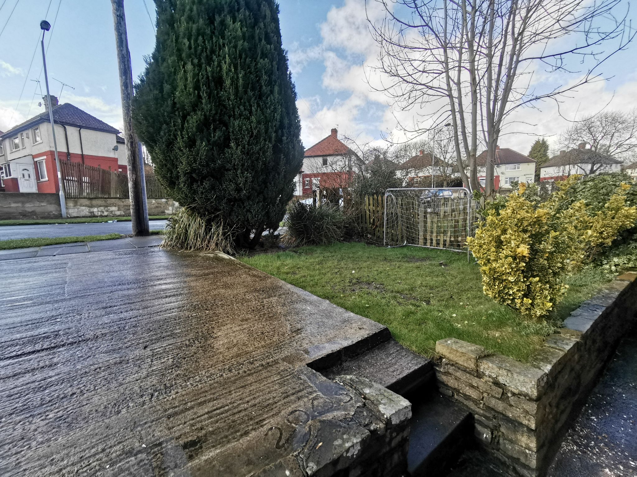 2 bedroom semi-detached house SSTC in Bradford - Photograph 14.