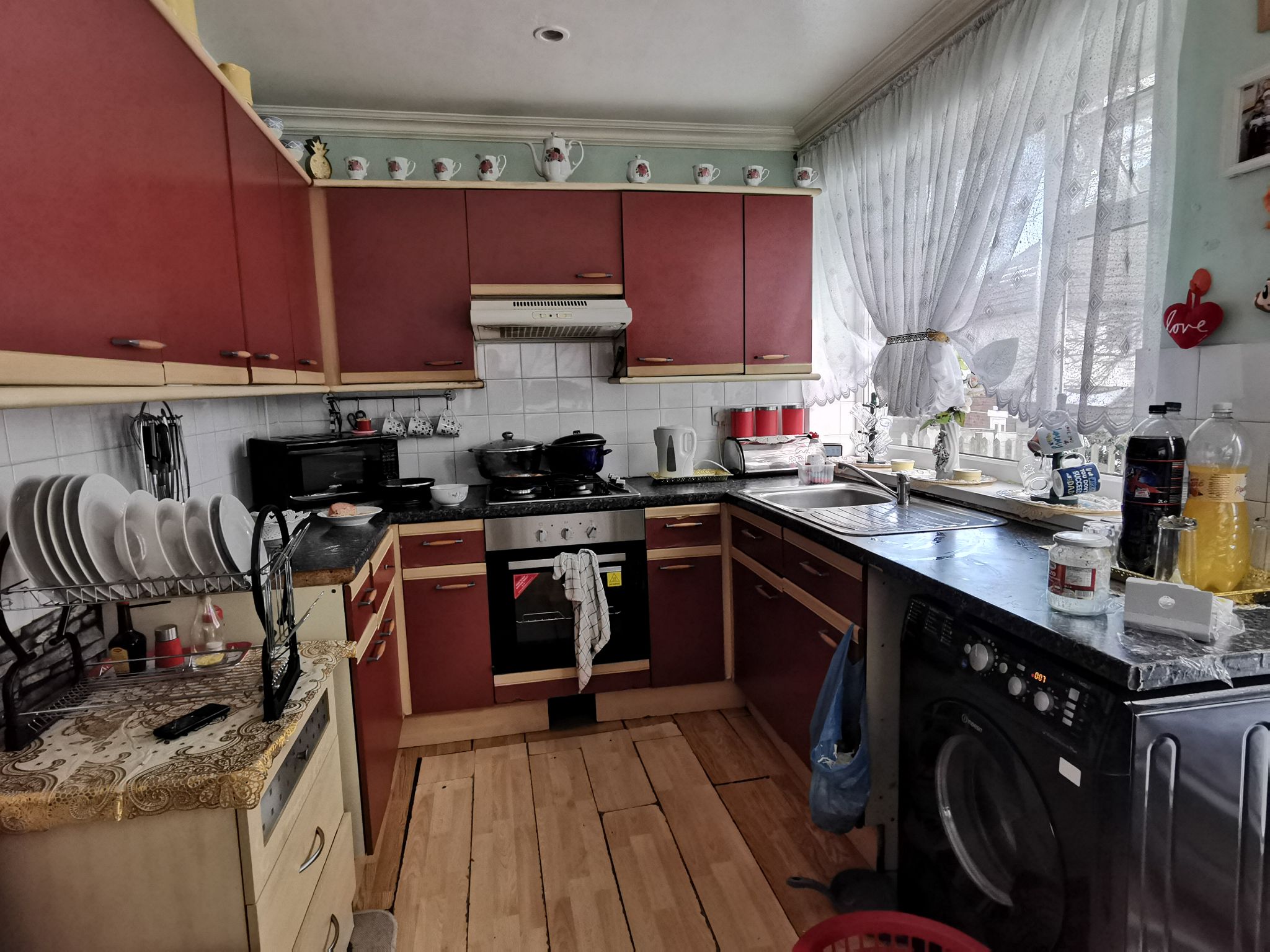 2 bedroom semi-detached house SSTC in Bradford - Photograph 4.
