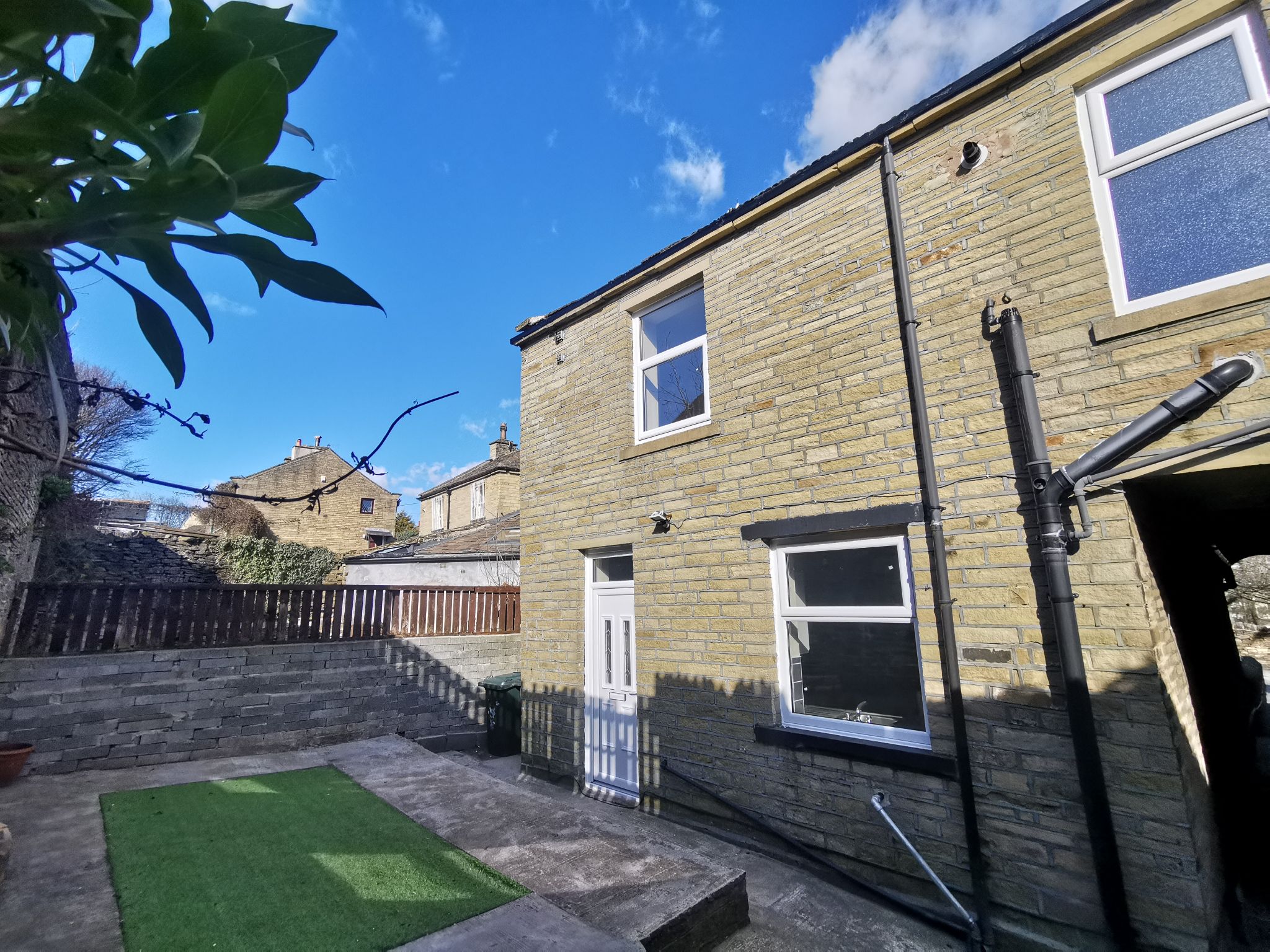 Daisy Hill Lane, Bradford, BD9 2 bedroom end terraced house SSTC in