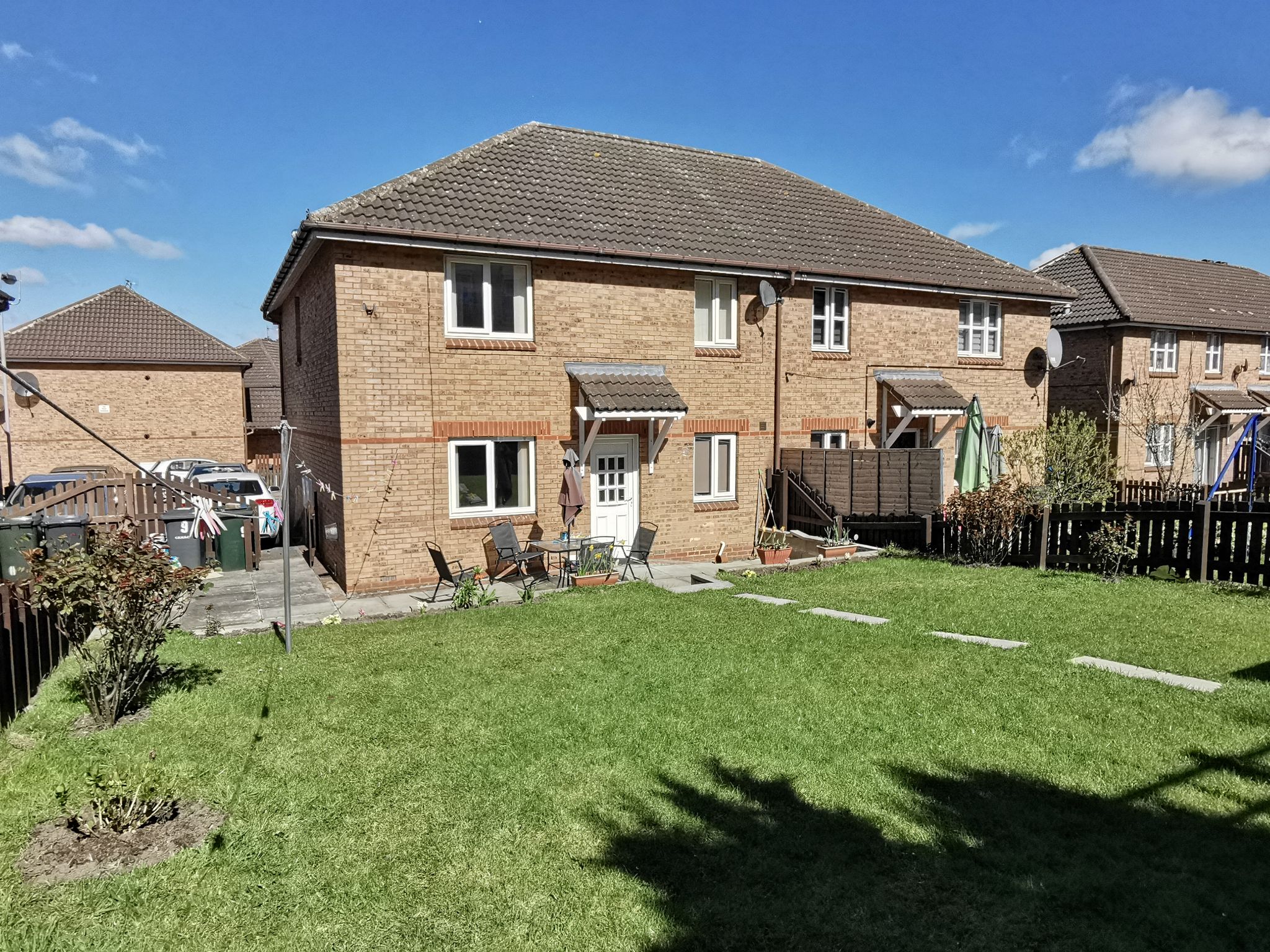 4 bedroom semi-detached house For Sale in Bradford - Photograph 1.
