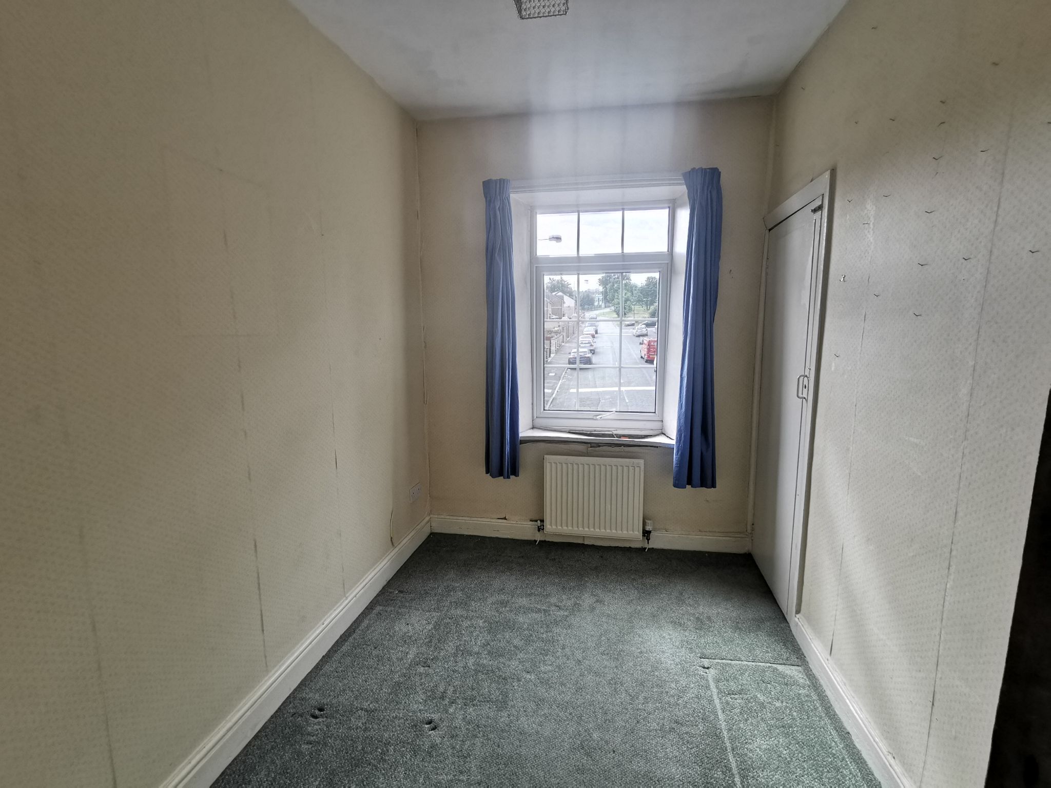 3 bedroom detached house For Sale in Bradford - Photograph 13.