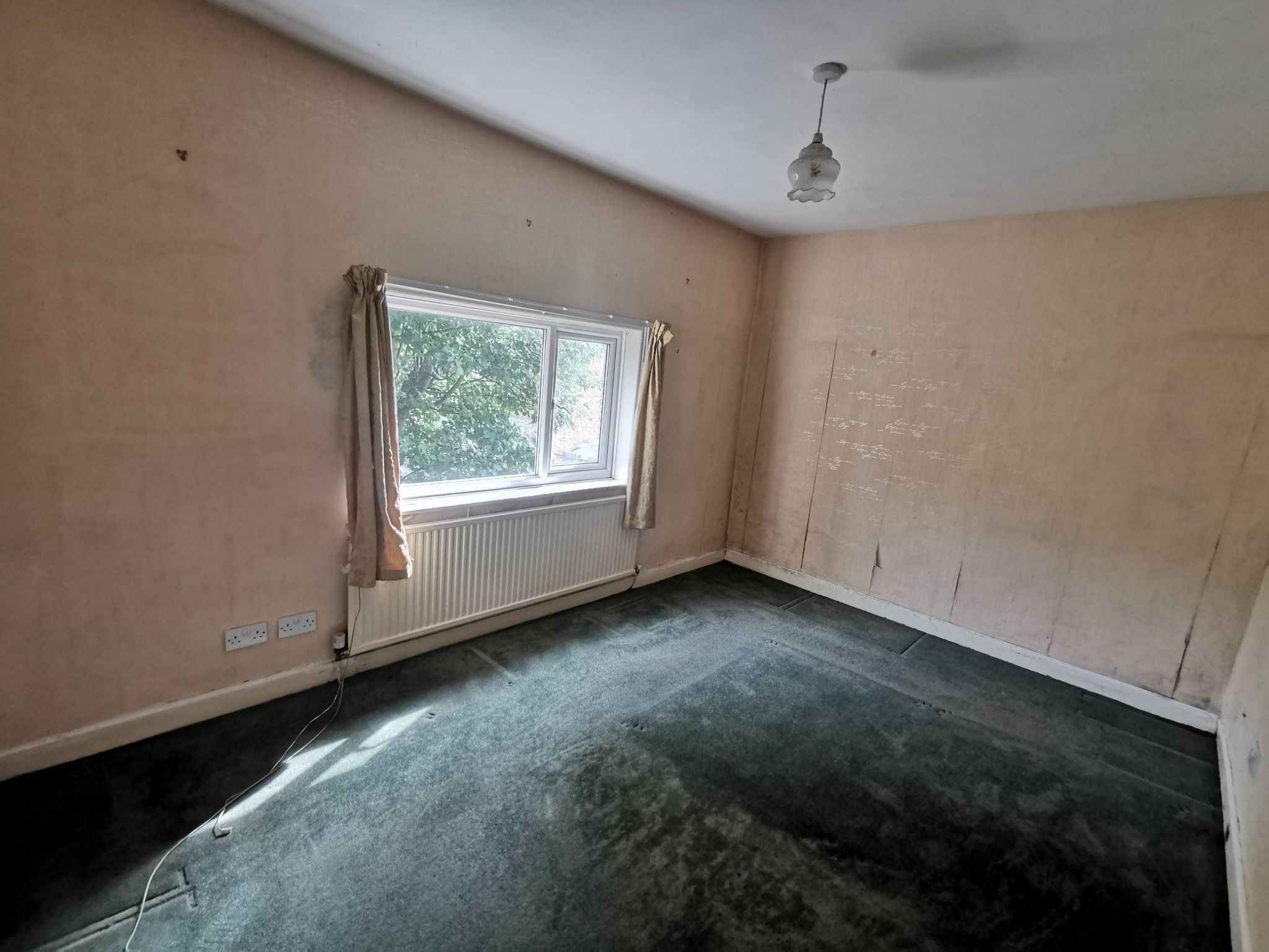 3 bedroom detached house For Sale in Bradford - Photograph 12.