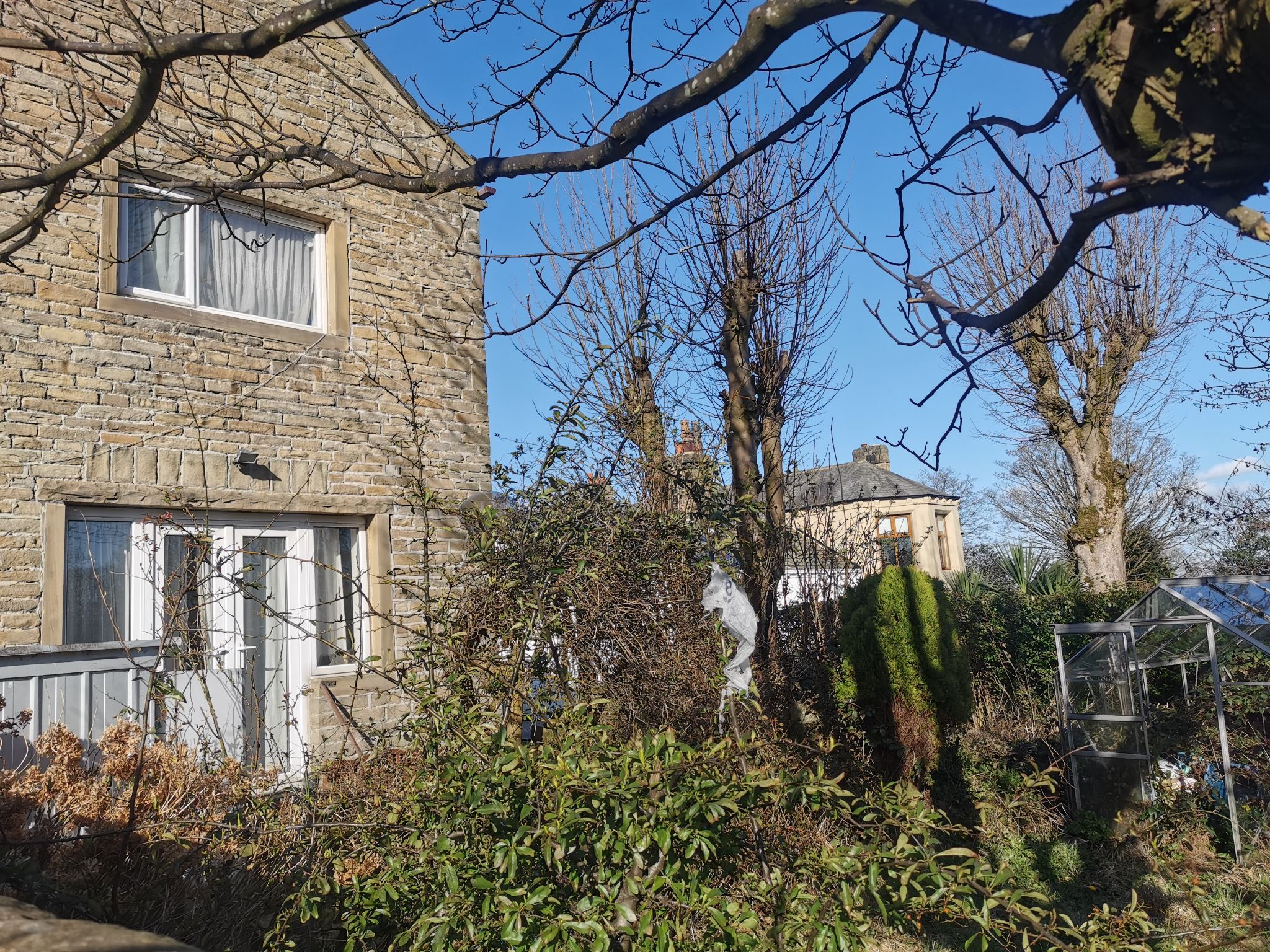 3 bedroom detached house For Sale in Bradford - Photograph 3.