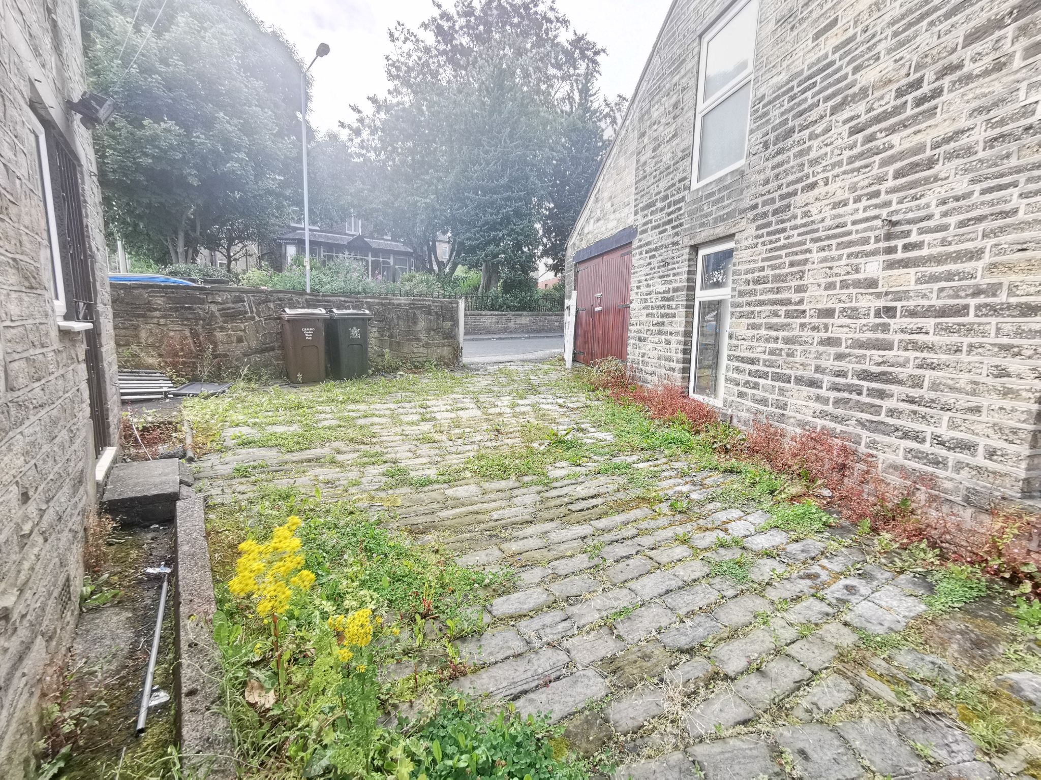 3 bedroom detached house For Sale in Bradford - Photograph 15.