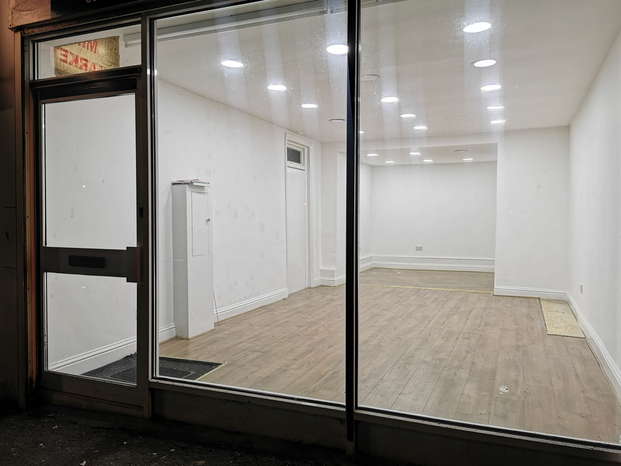 Retail To Let in Bradford - Photograph 1.