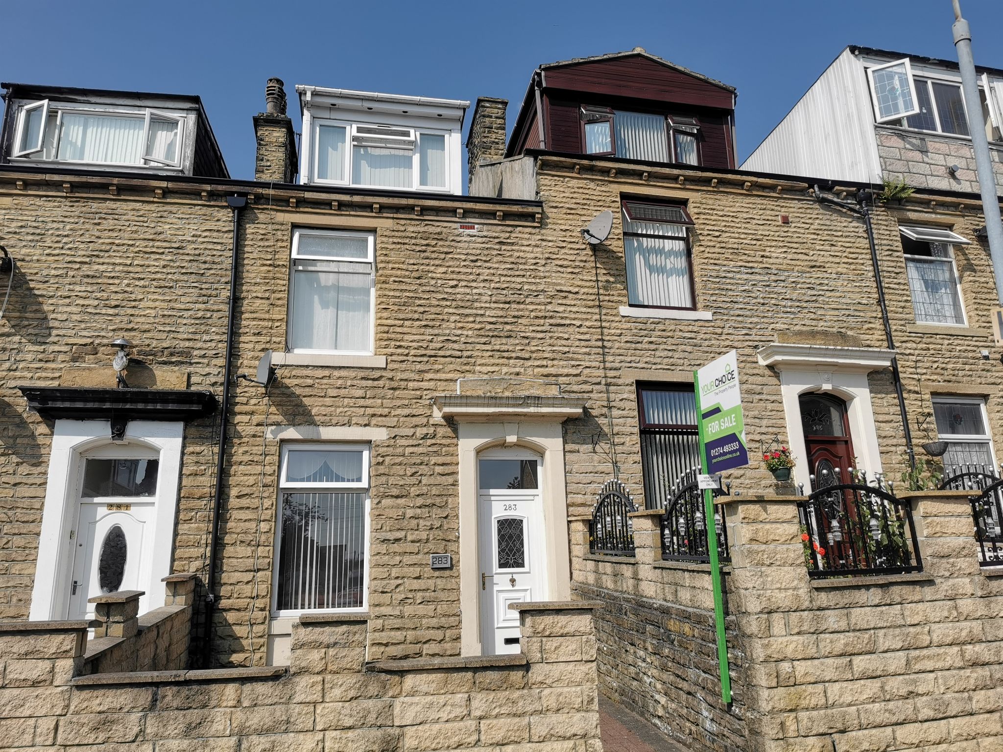4 bedroom mid terraced house For Sale in Bradford - Photograph 3.