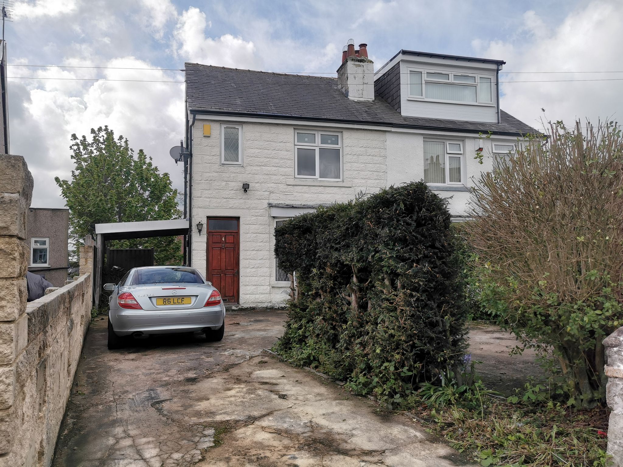 3 bedroom semi-detached house Let in Bradford - Photograph 1.