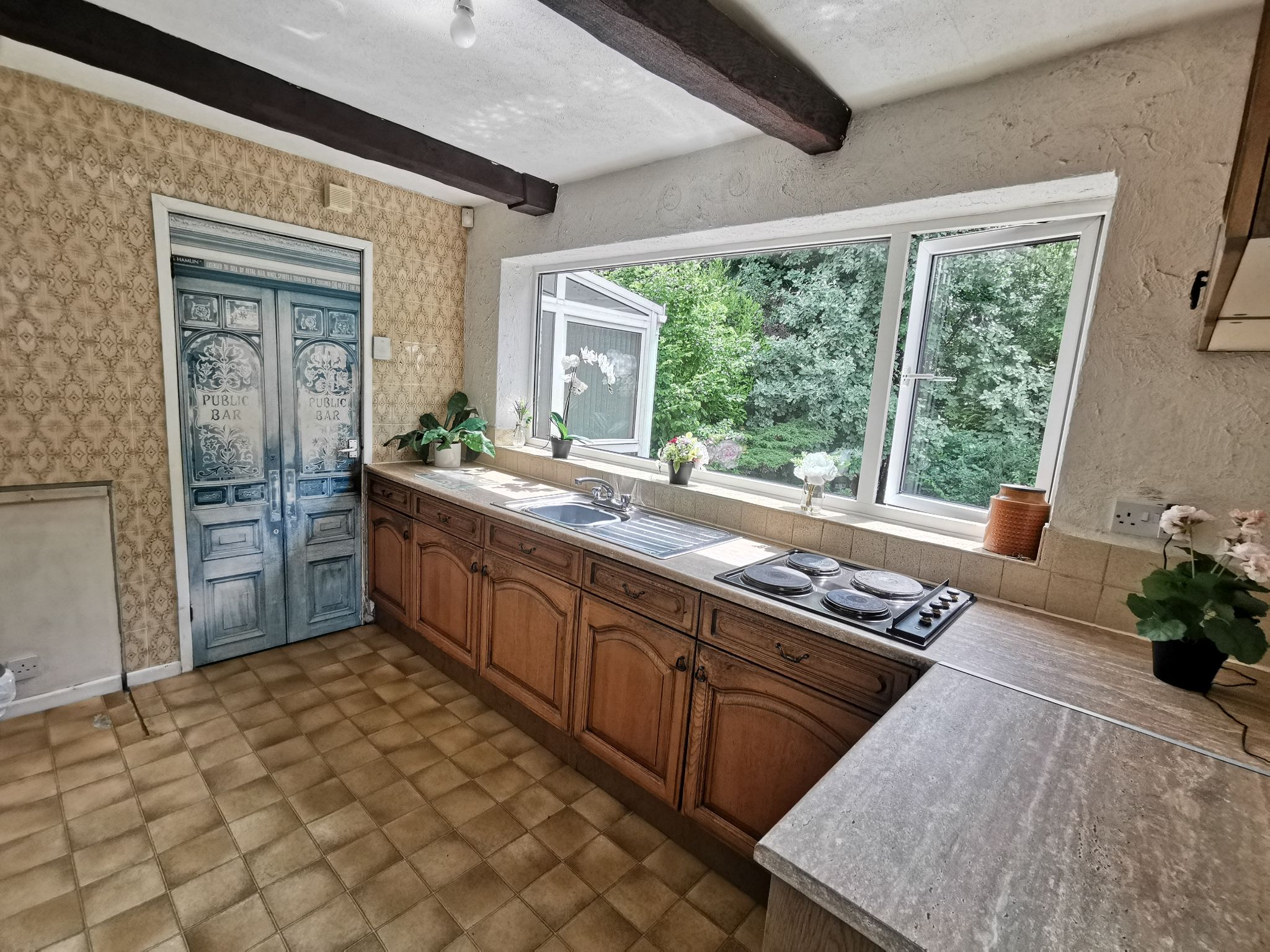 3 bedroom detached house Sold in Bradford - Photograph 7.