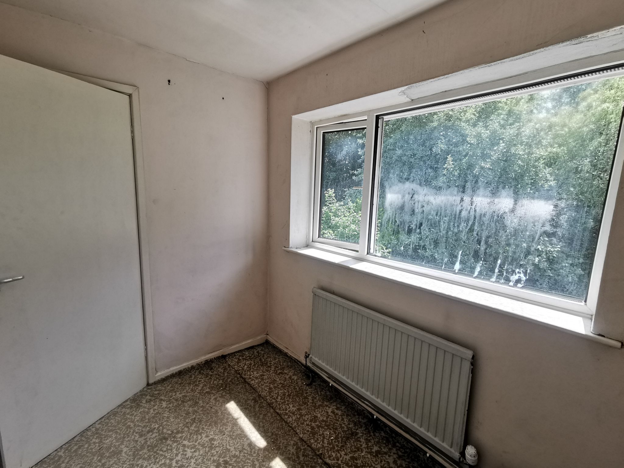 3 bedroom detached house Sold in Bradford - Photograph 12.