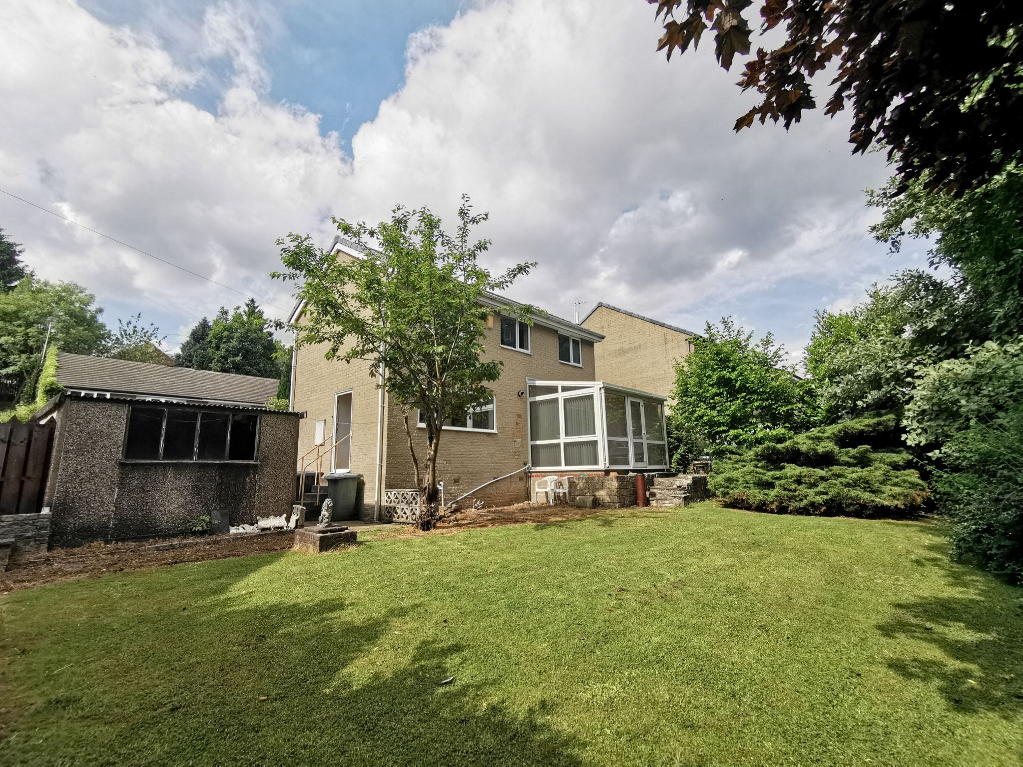 3 bedroom detached house Sold in Bradford - Photograph 19.