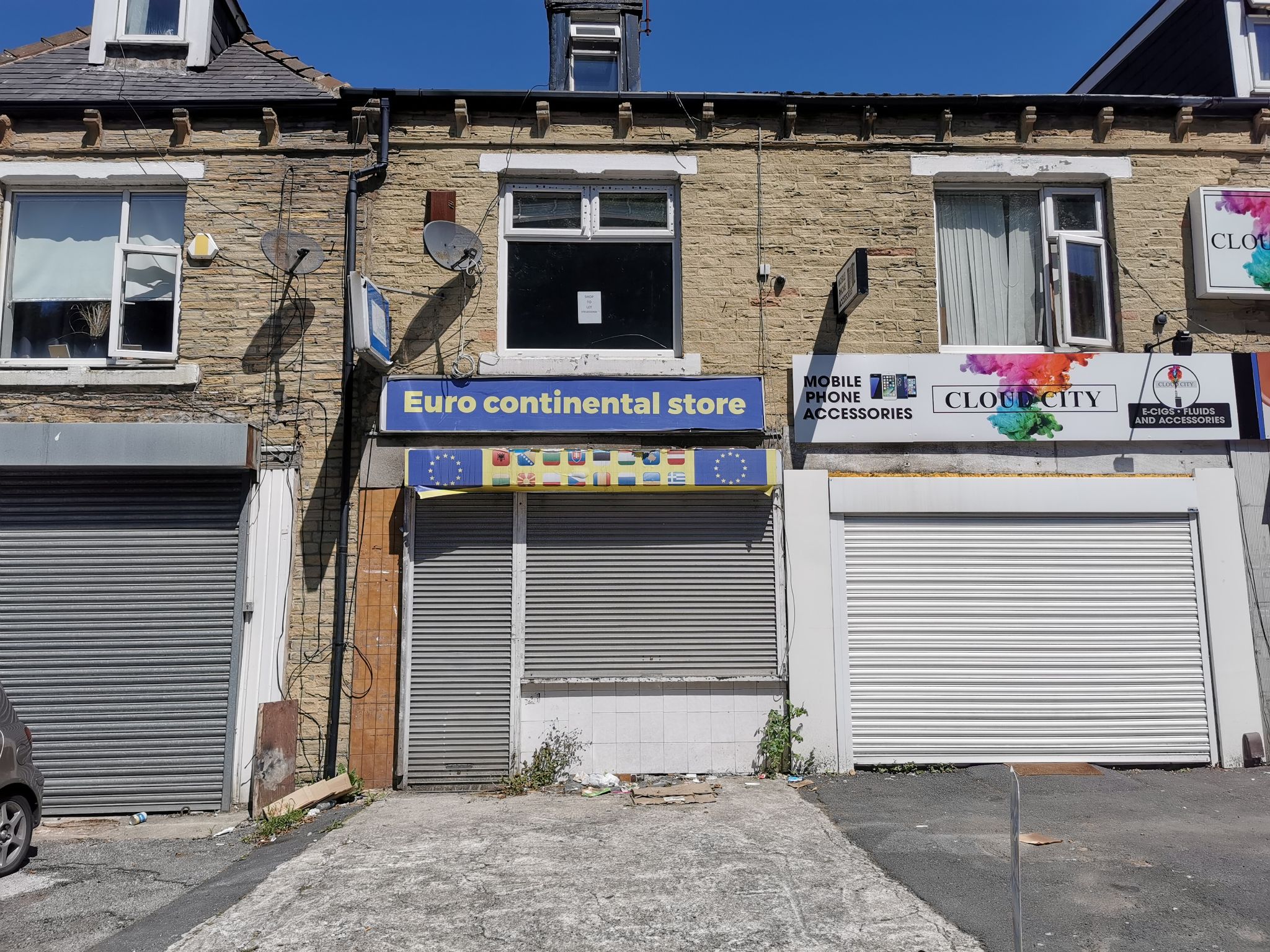 3 bedroom apartment flat/apartment SSTC in Bradford - Photograph 1.