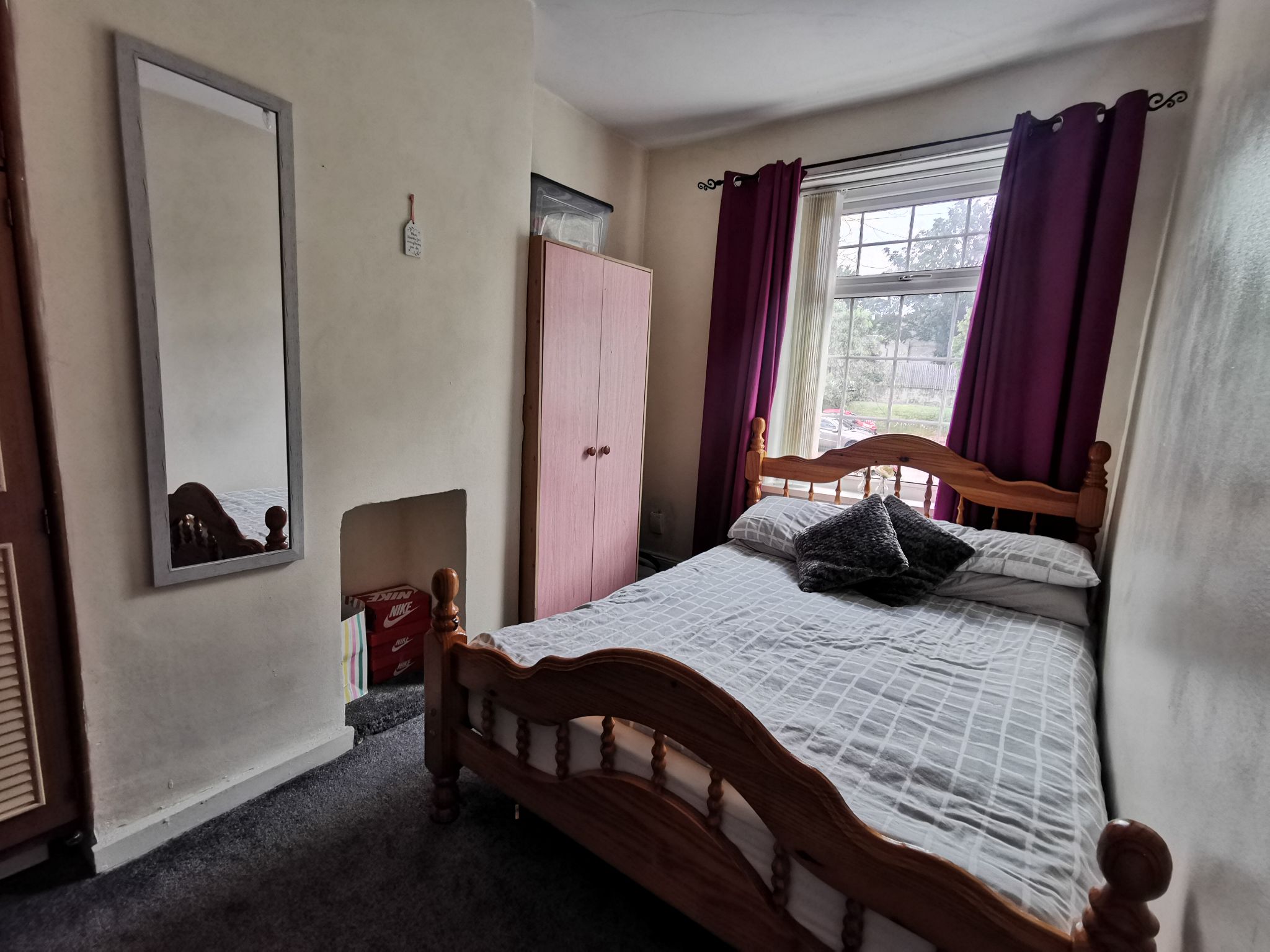 3 bedroom mid terraced house For Sale in Bradford - Photograph 5.